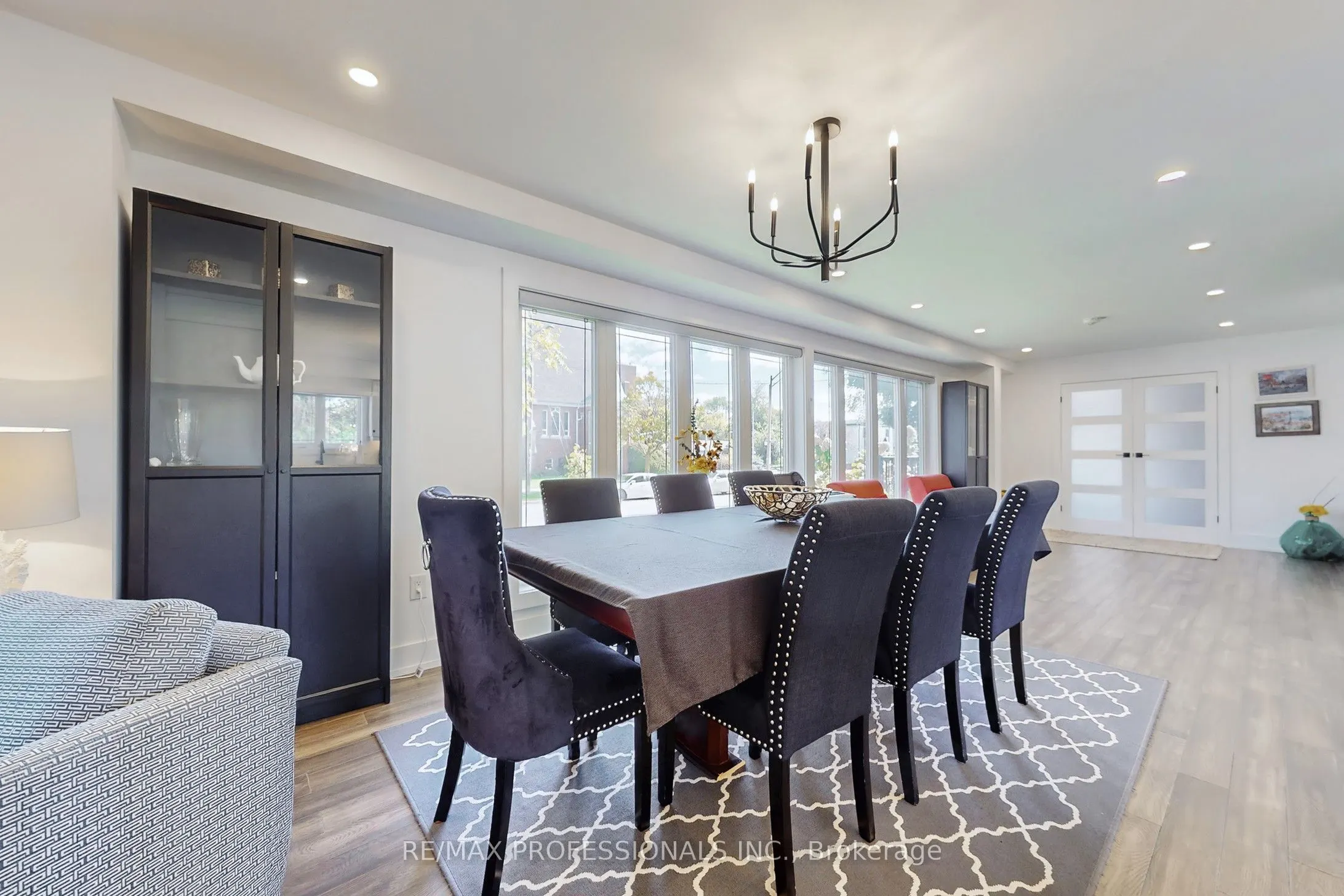 4 Martin Grove Road
