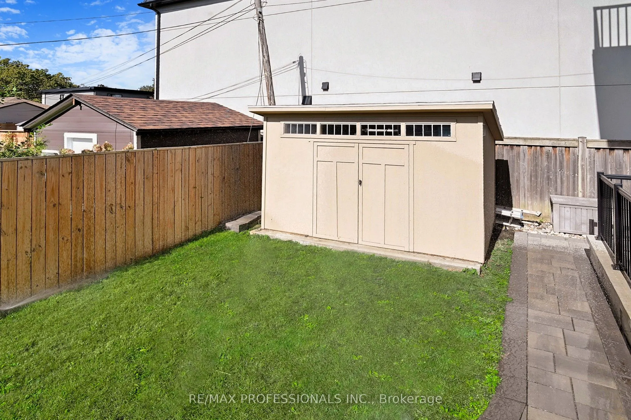4 Martin Grove Road