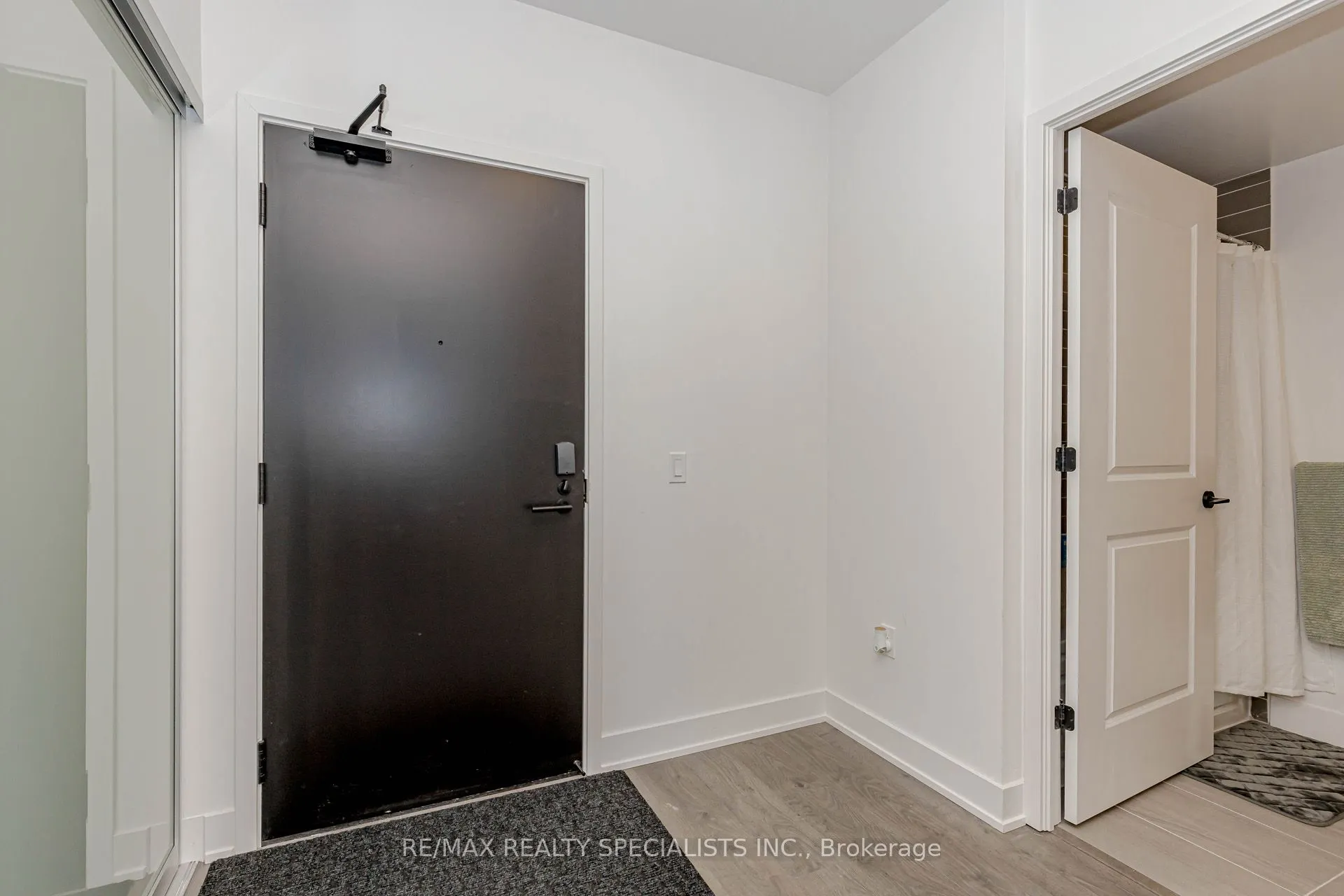 2333 Khalsa Gate, #404