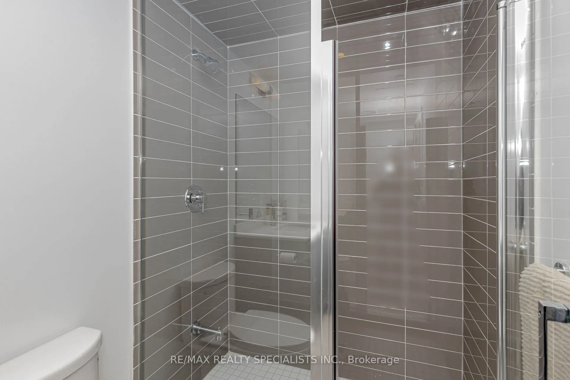 2333 Khalsa Gate, #404
