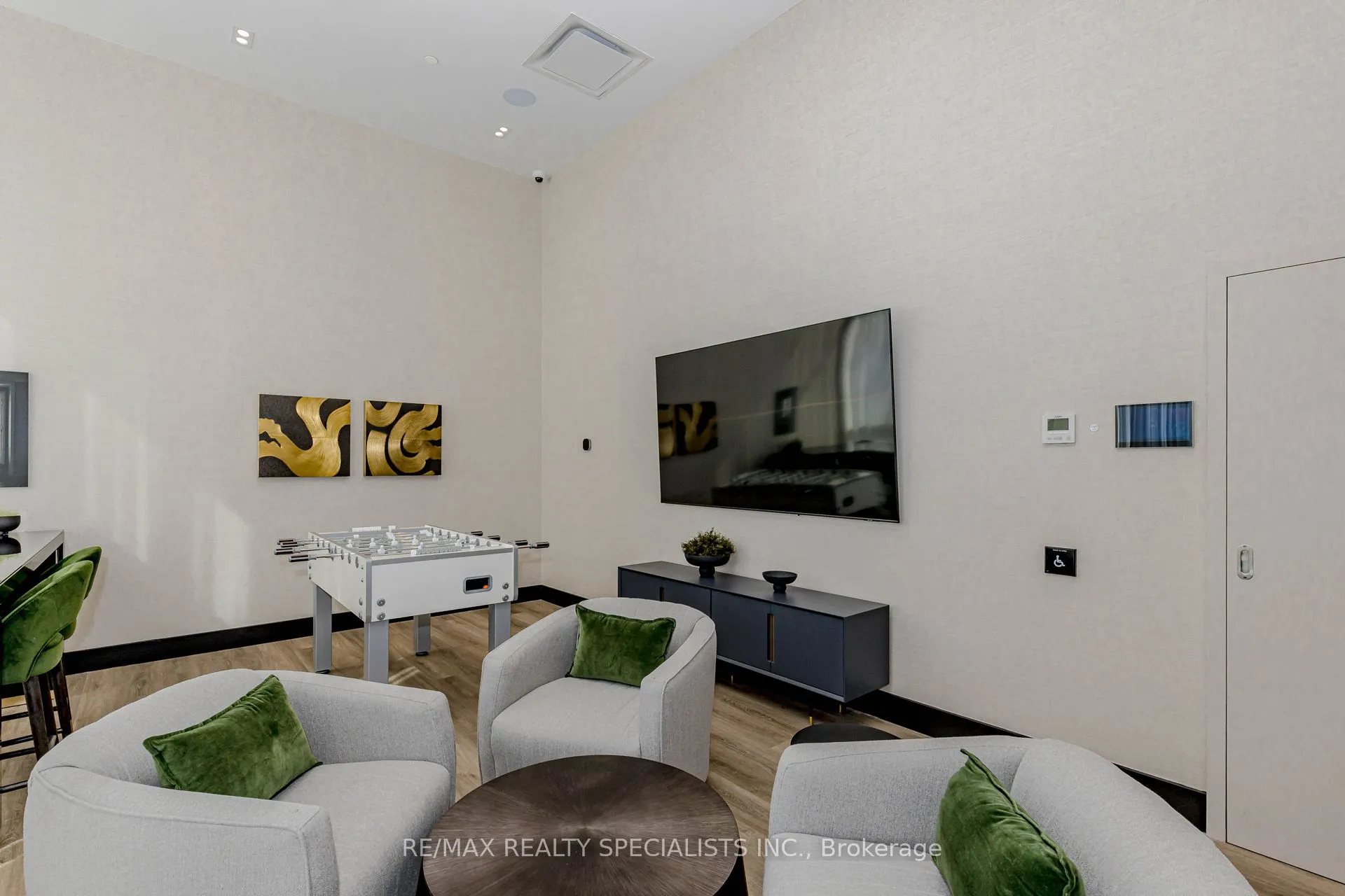 2333 Khalsa Gate, #404