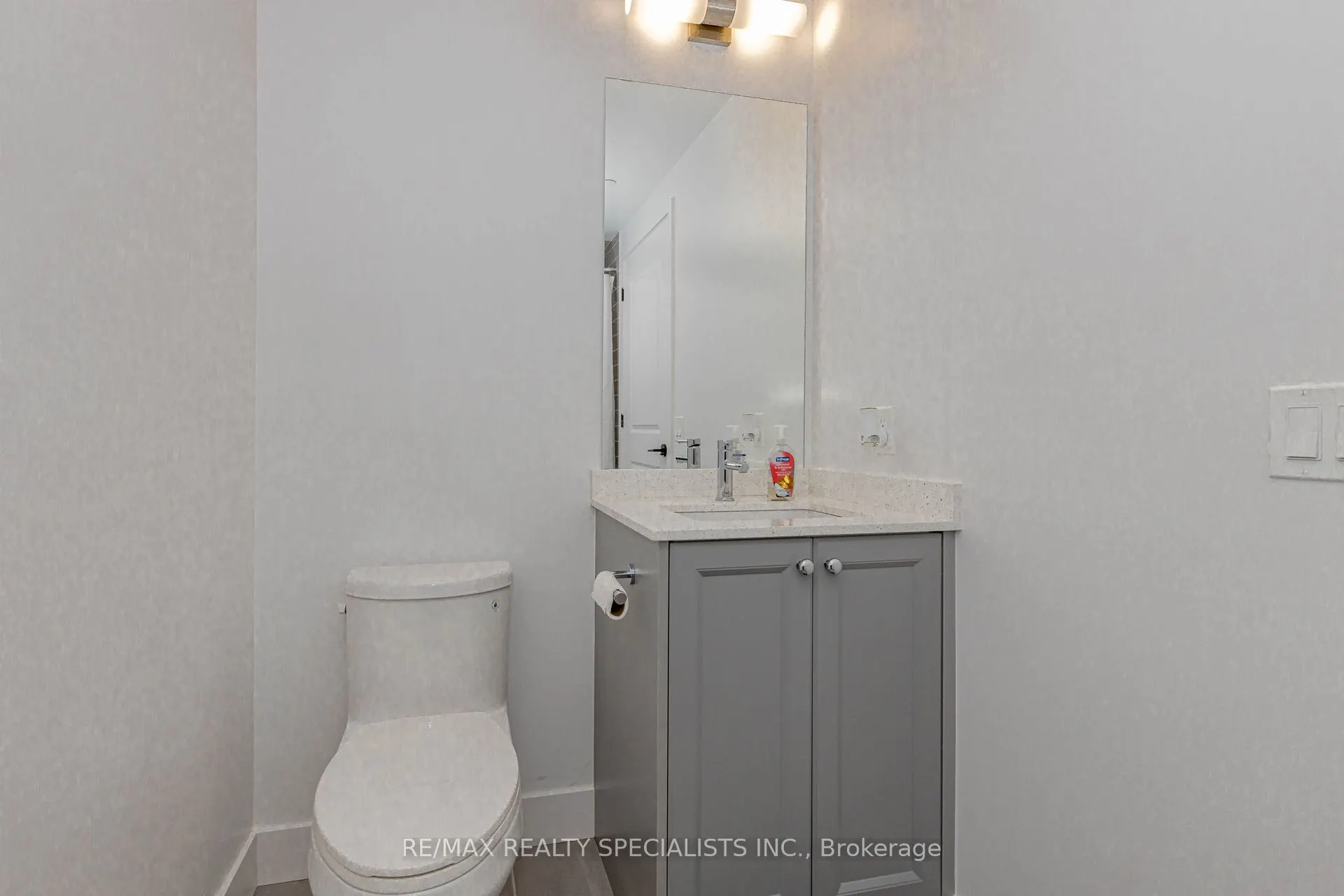2333 Khalsa Gate, #404