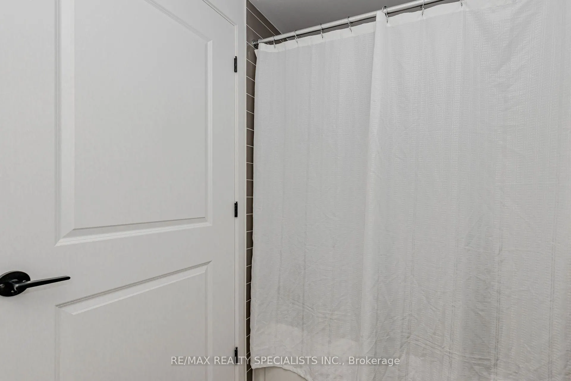 2333 Khalsa Gate, #404
