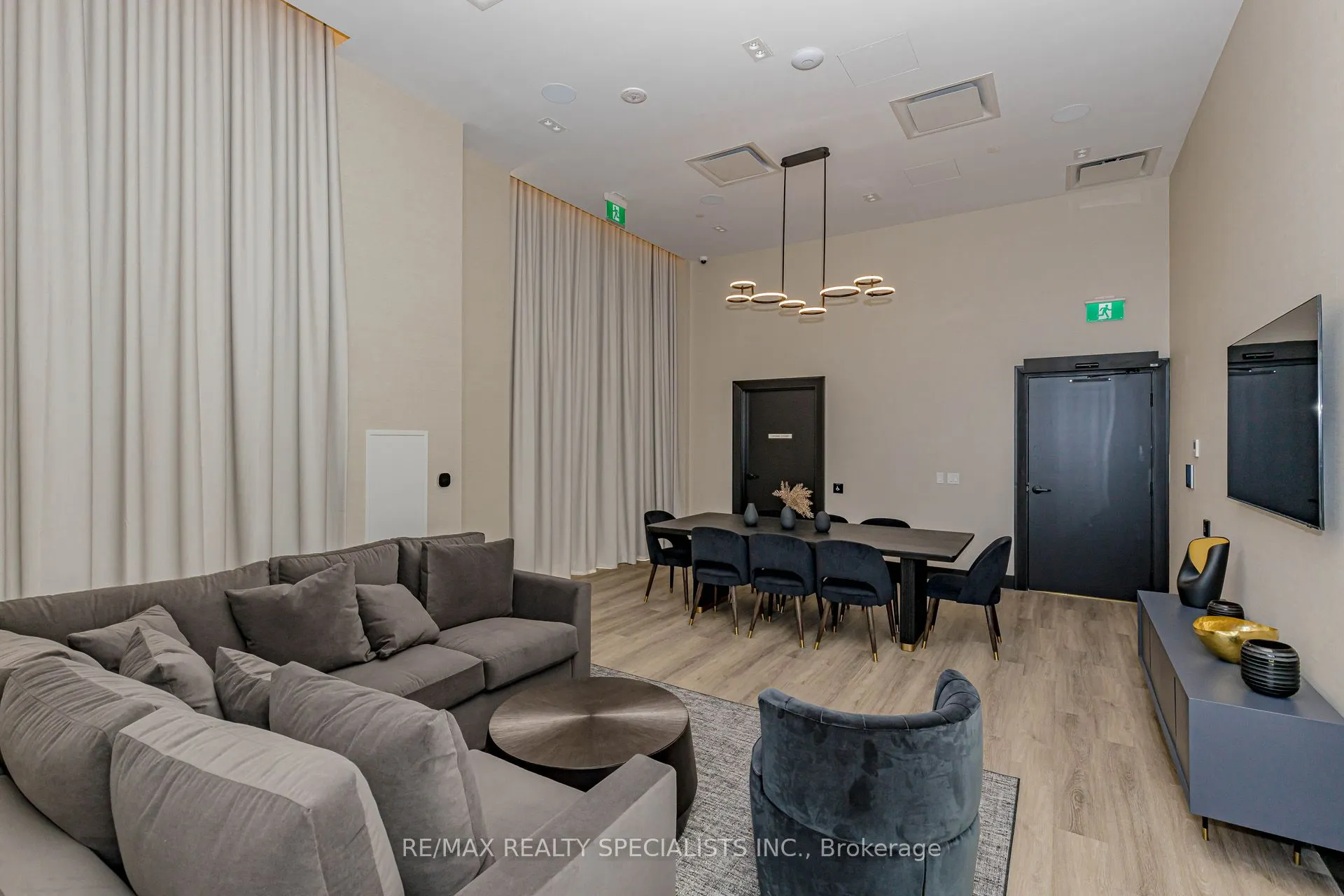 2333 Khalsa Gate, #404