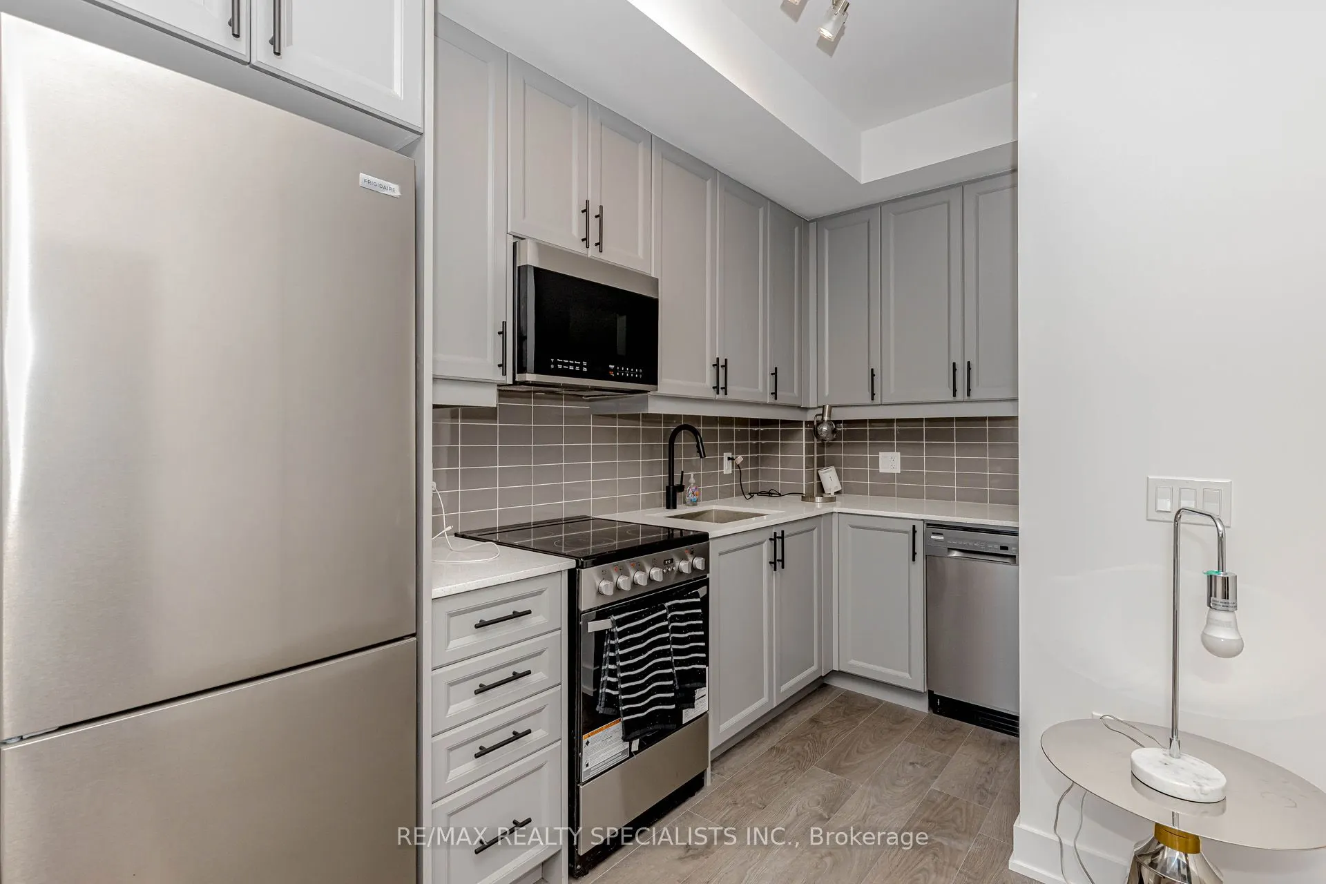 2333 Khalsa Gate, #404