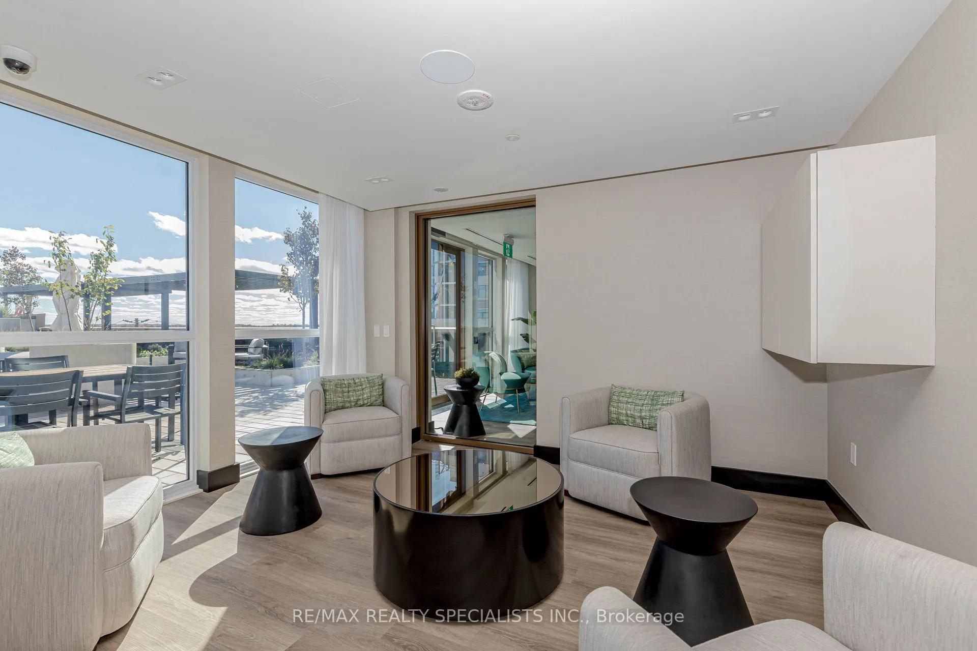 2333 Khalsa Gate, #404