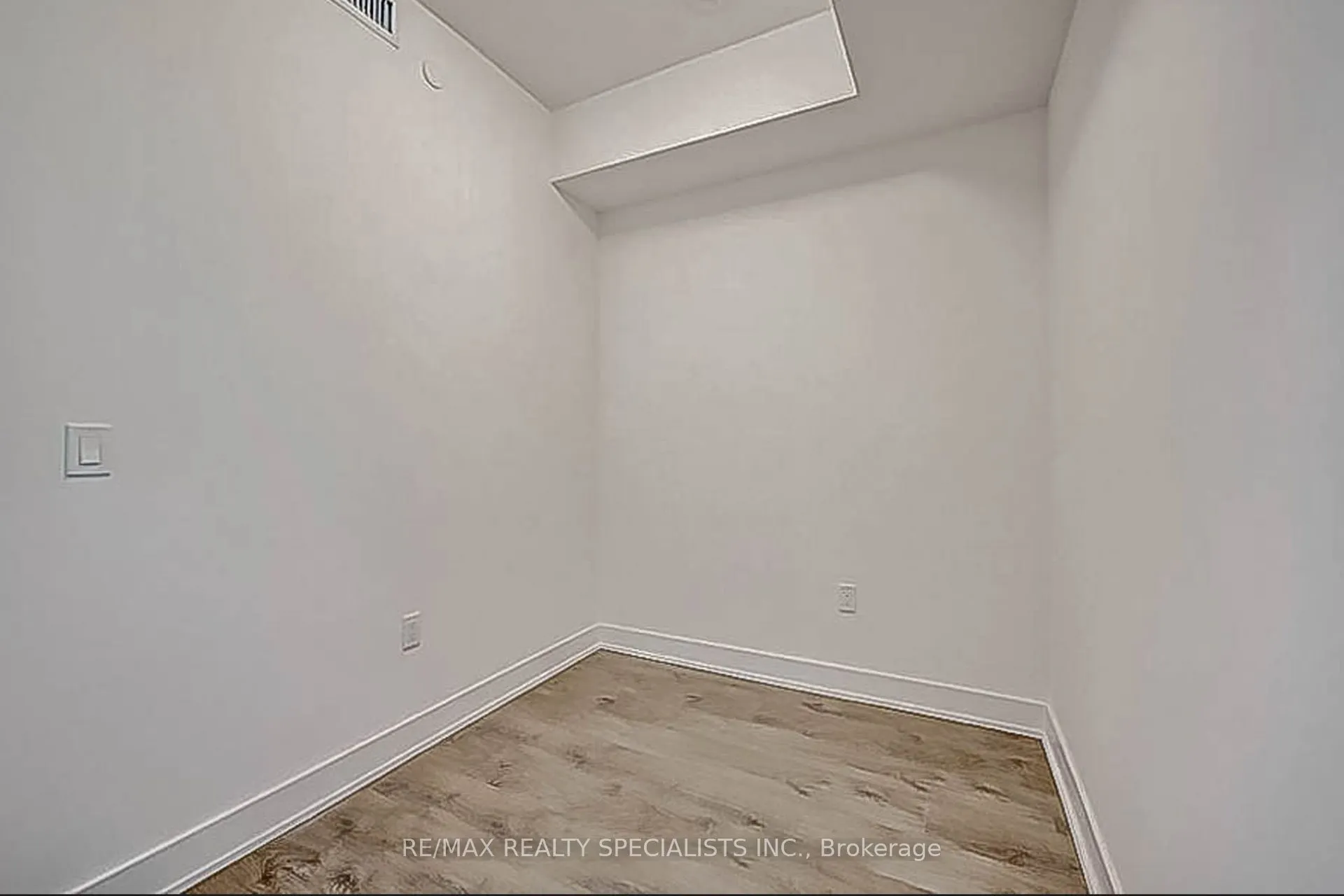 2333 Khalsa Gate, #404