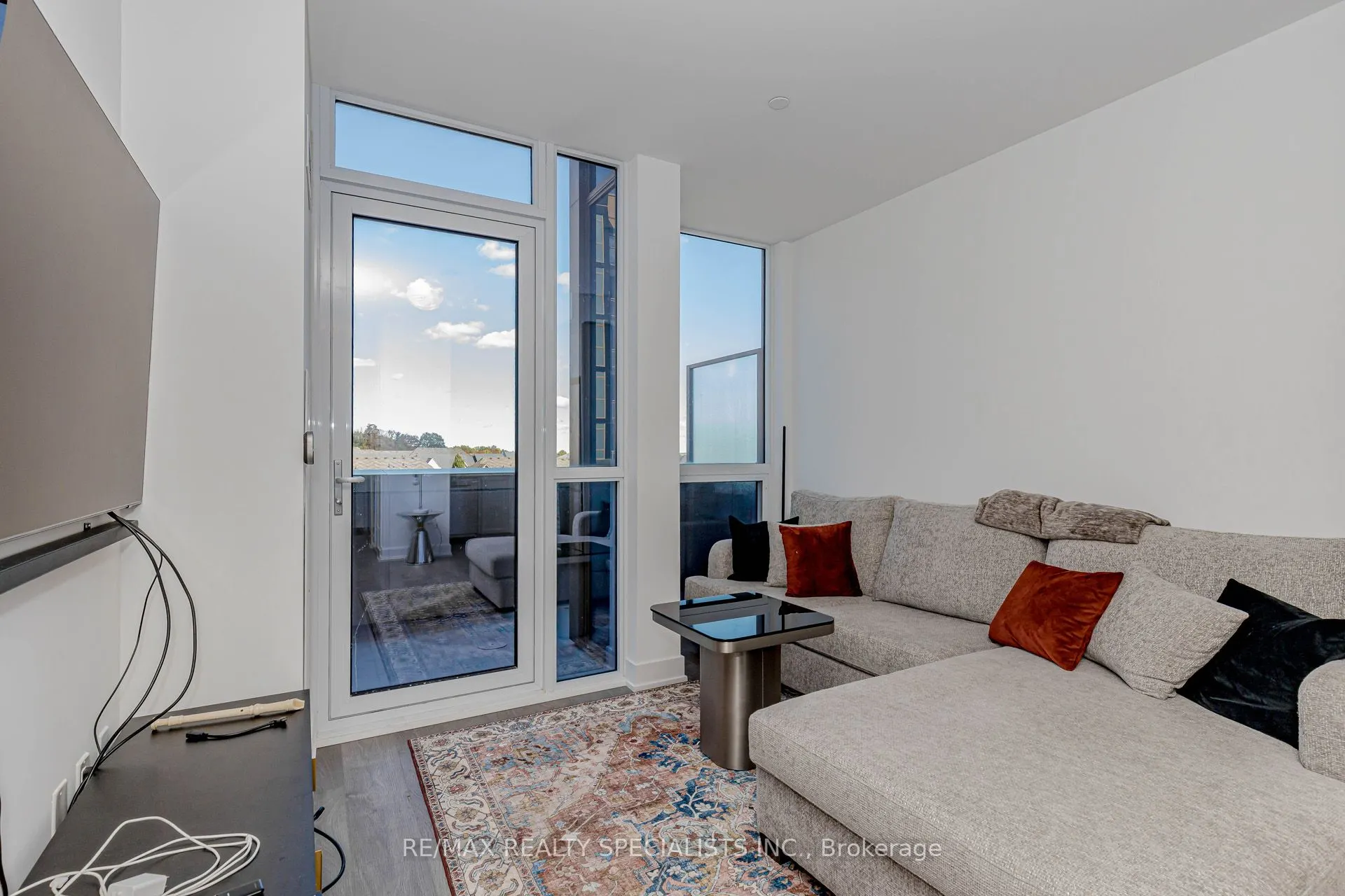 2333 Khalsa Gate, #404