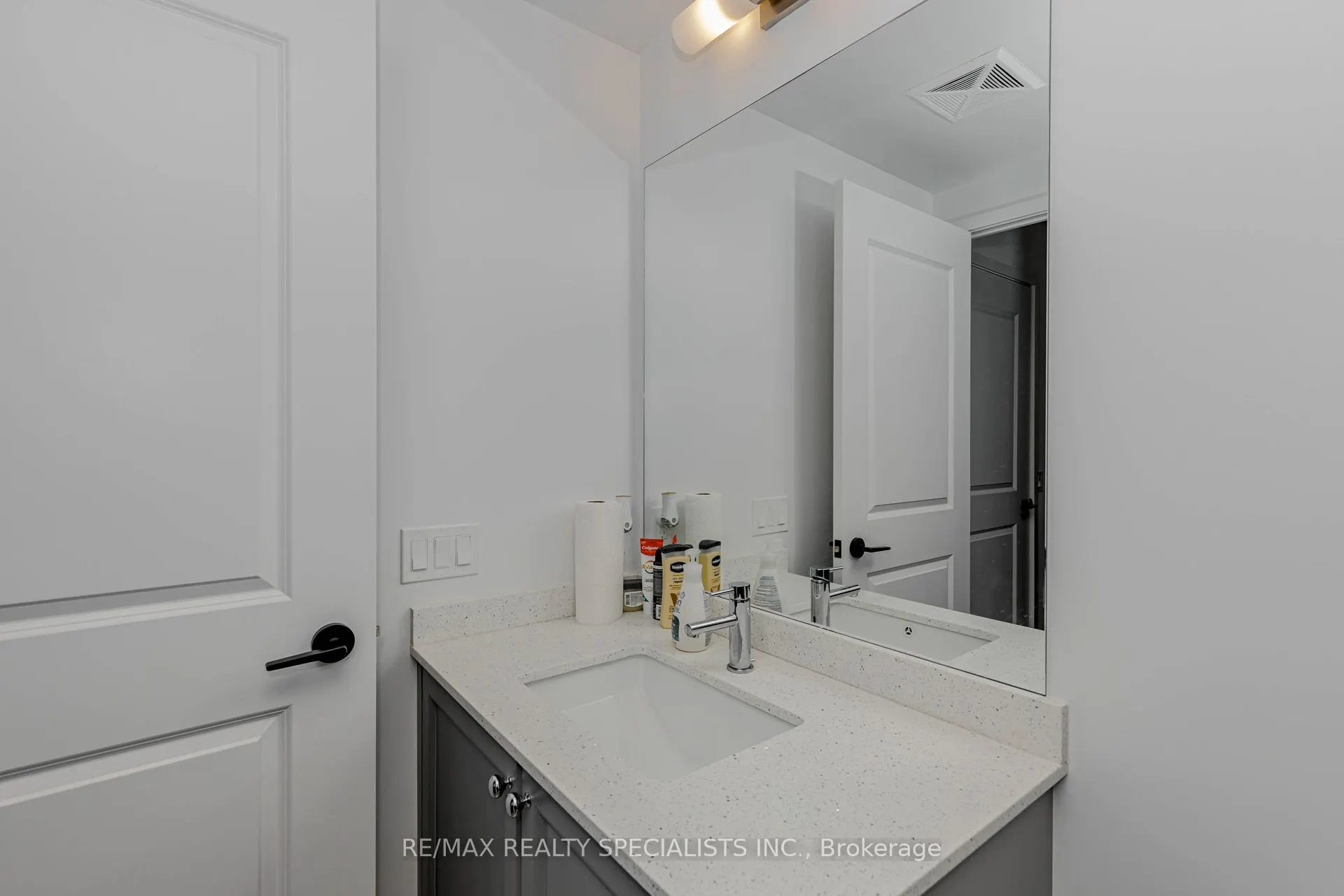 2333 Khalsa Gate, #404