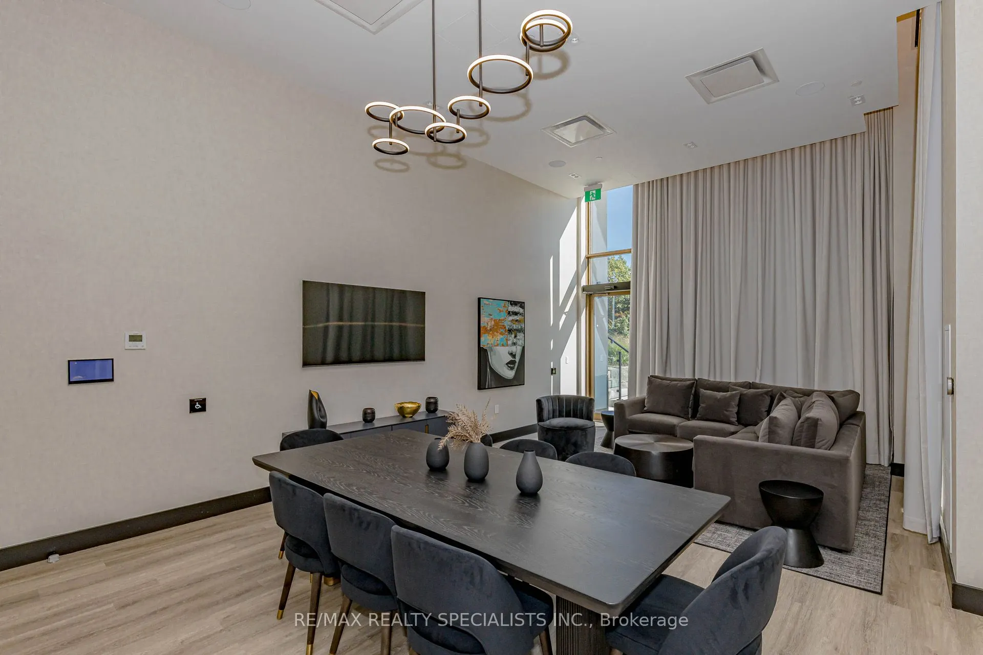 2333 Khalsa Gate, #404