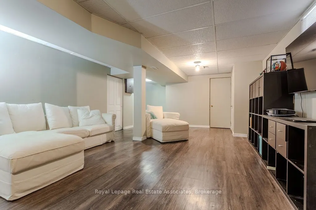 2913 Darien Road