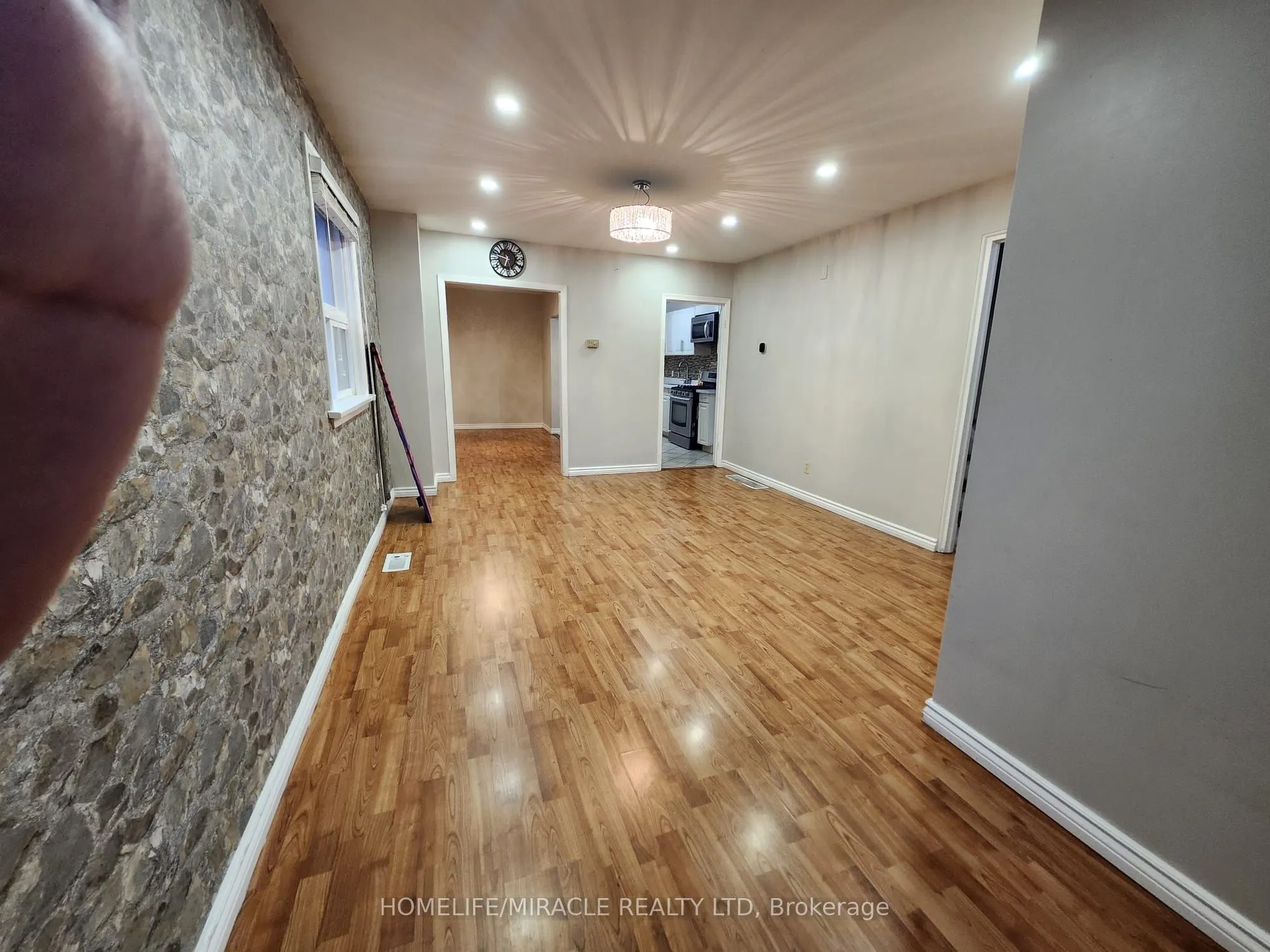 40 Corby Crescent