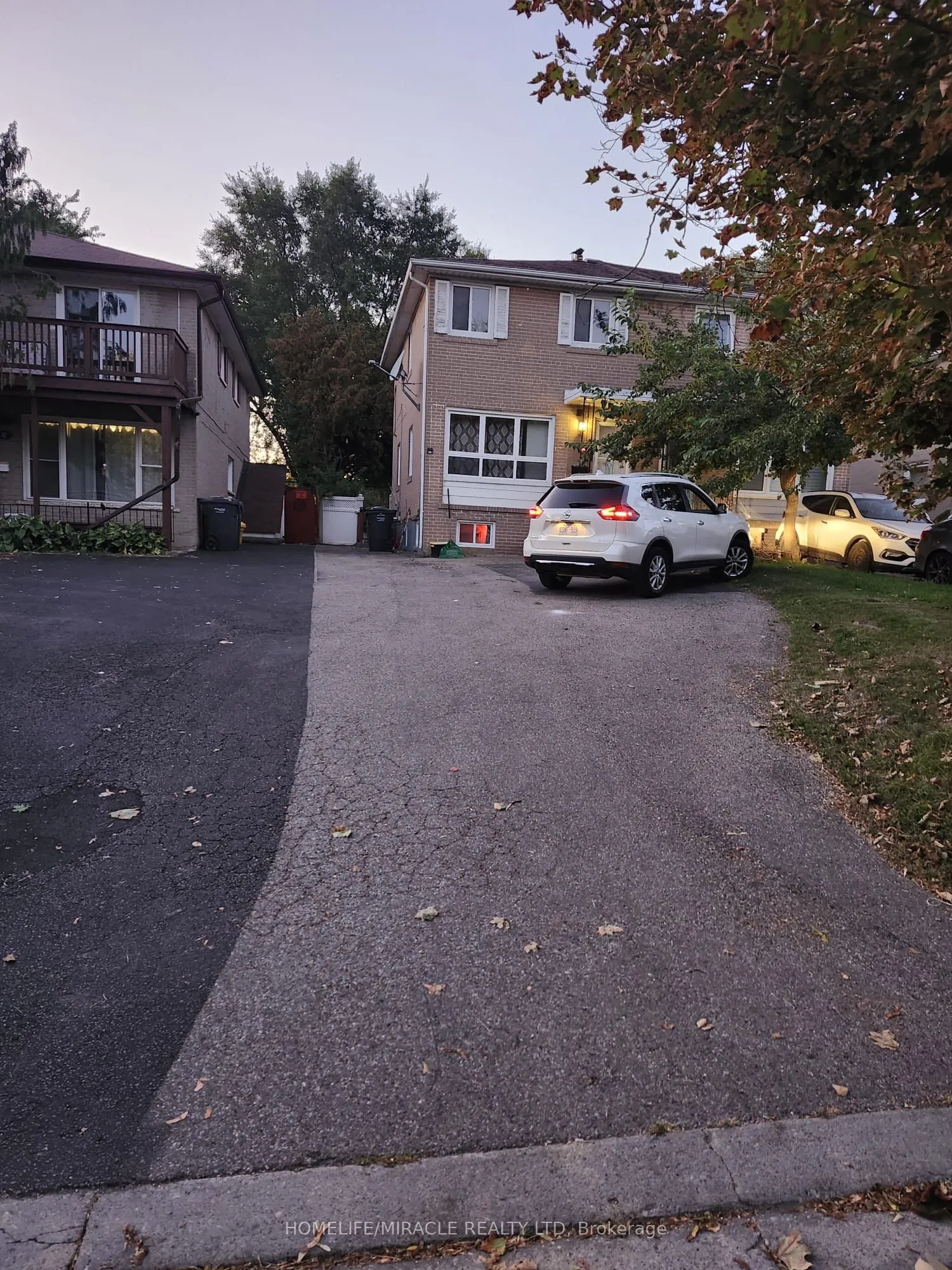 40 Corby Crescent
