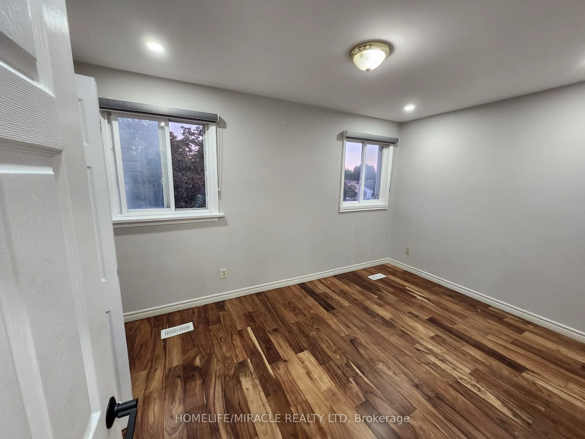 40 Corby Crescent