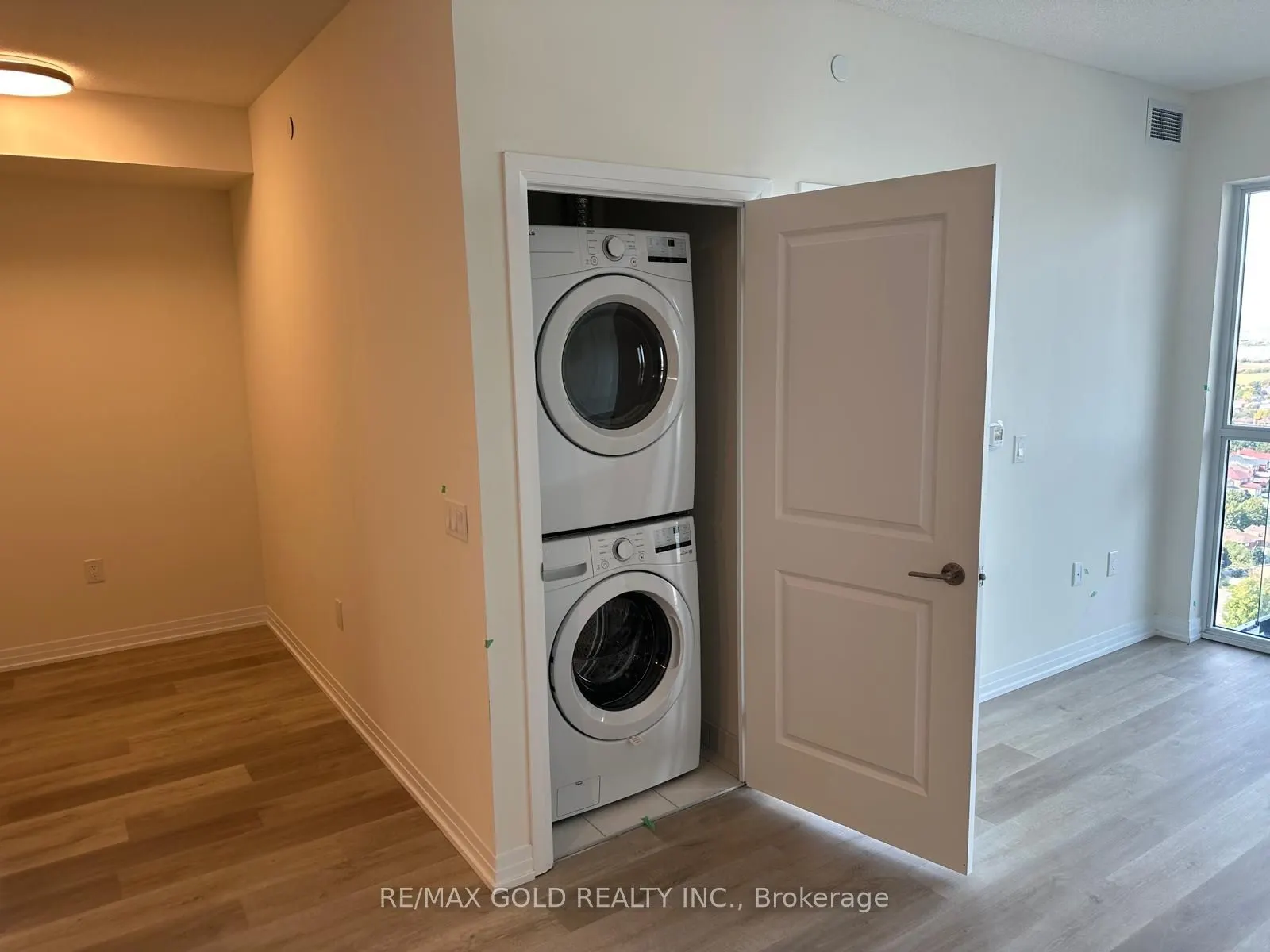 15 Watergarden Drive, #2107