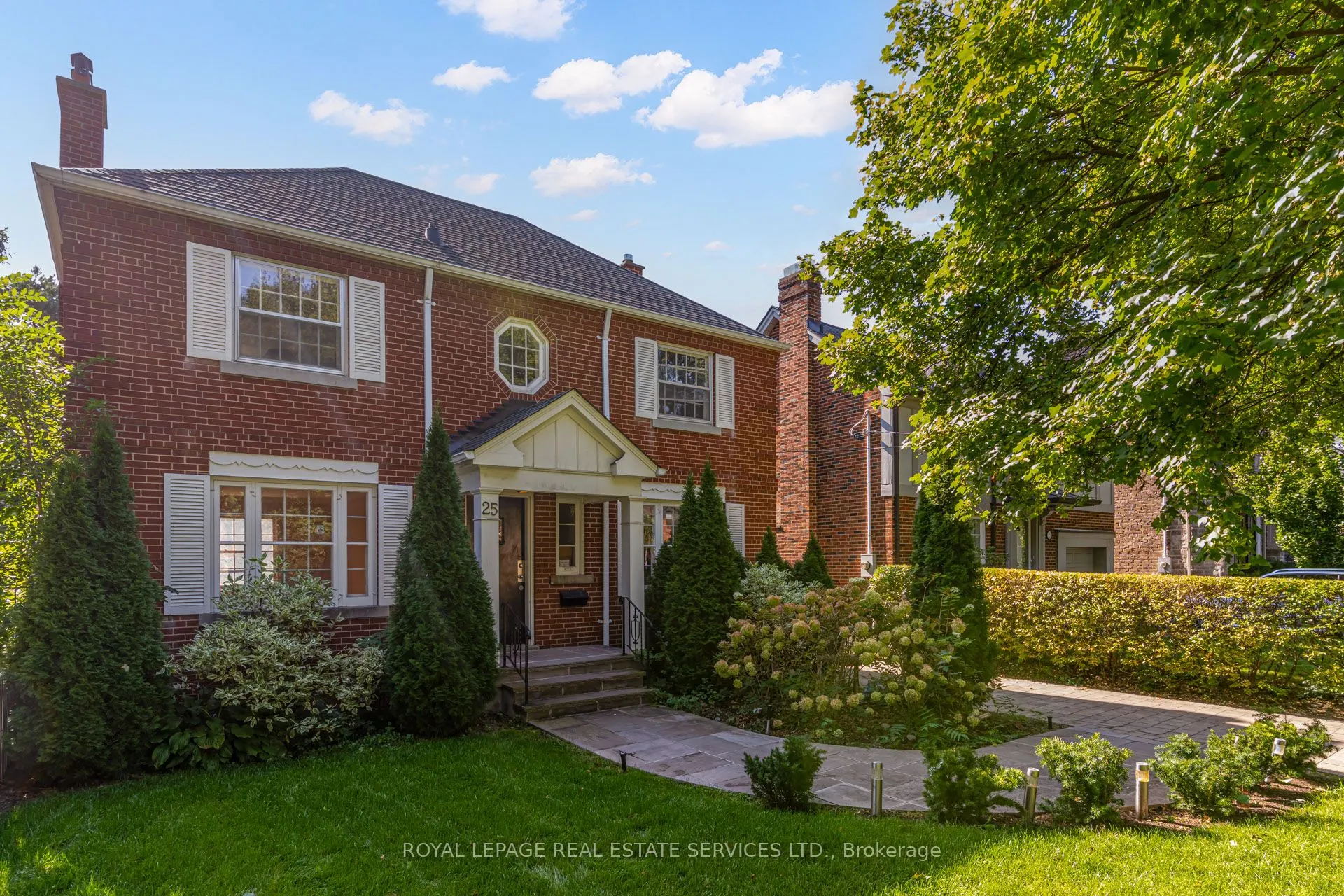 25 Ashton Manor
