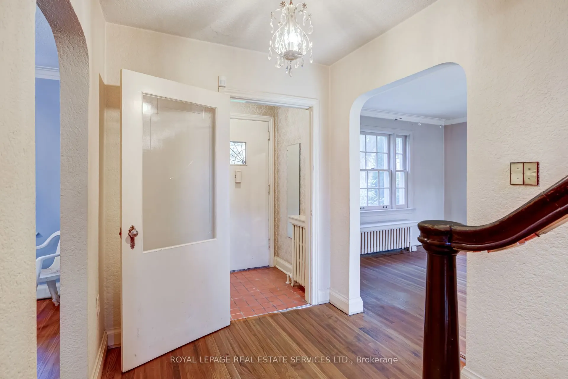 25 Ashton Manor