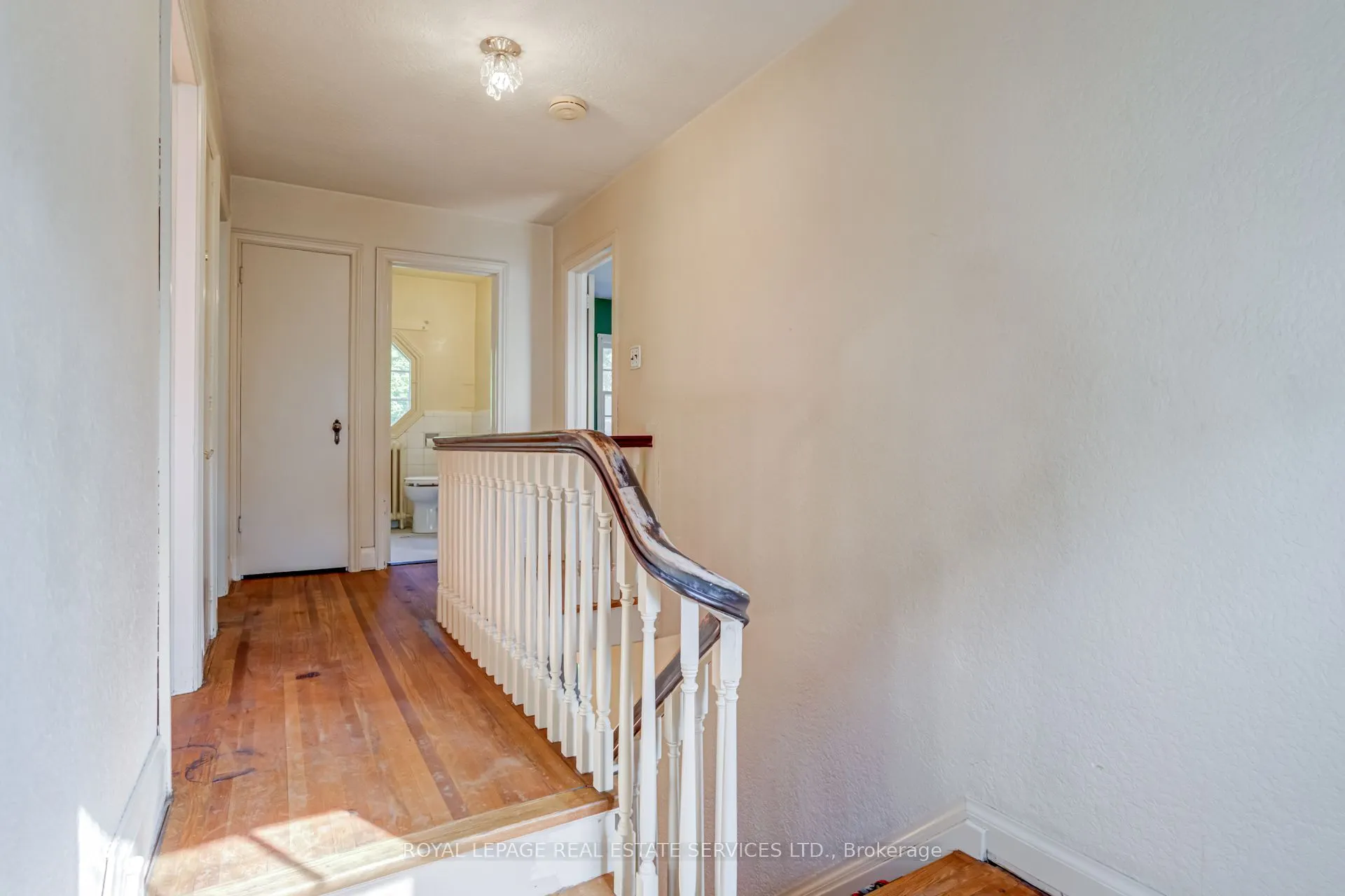 25 Ashton Manor