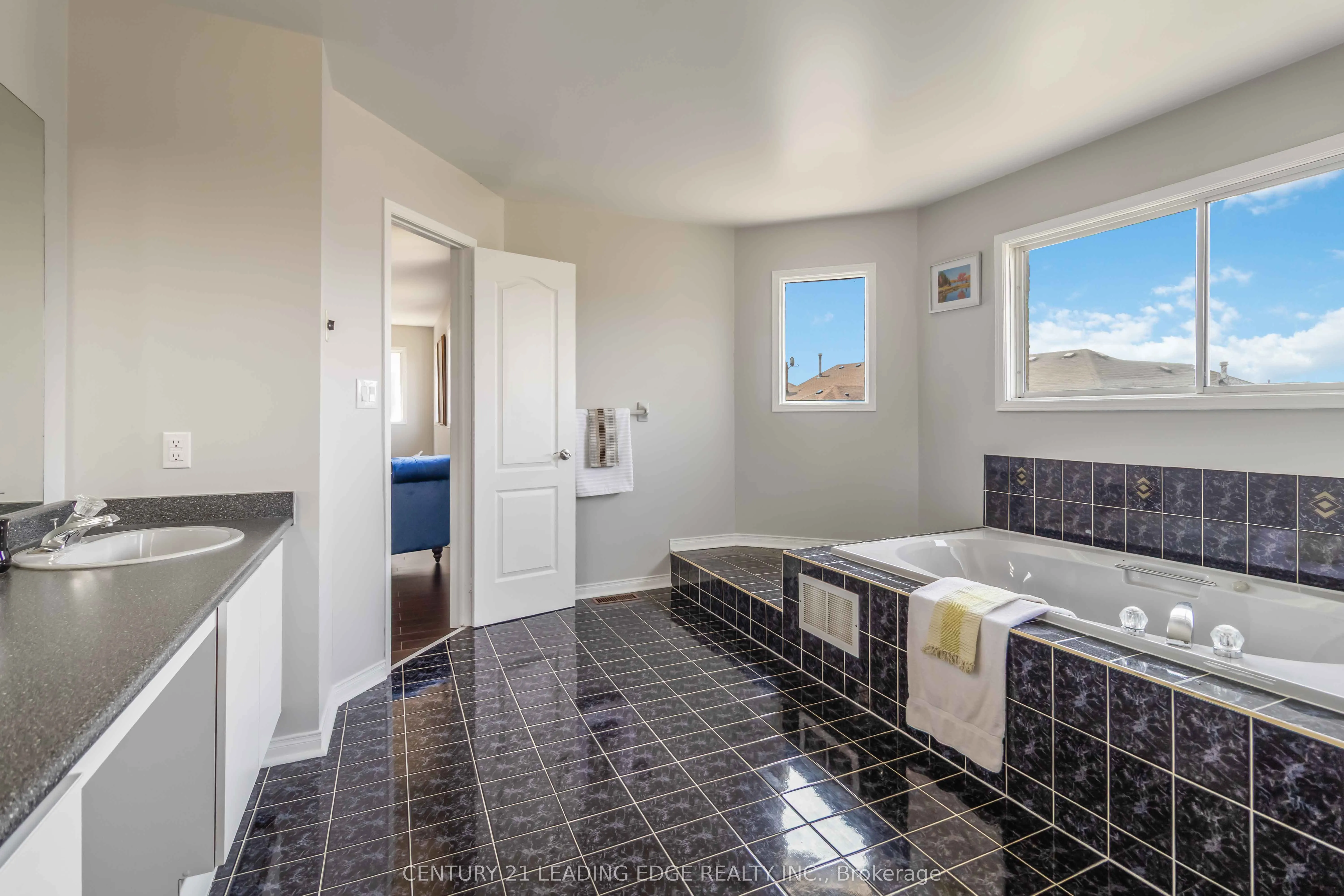 286 FERNFOREST Drive