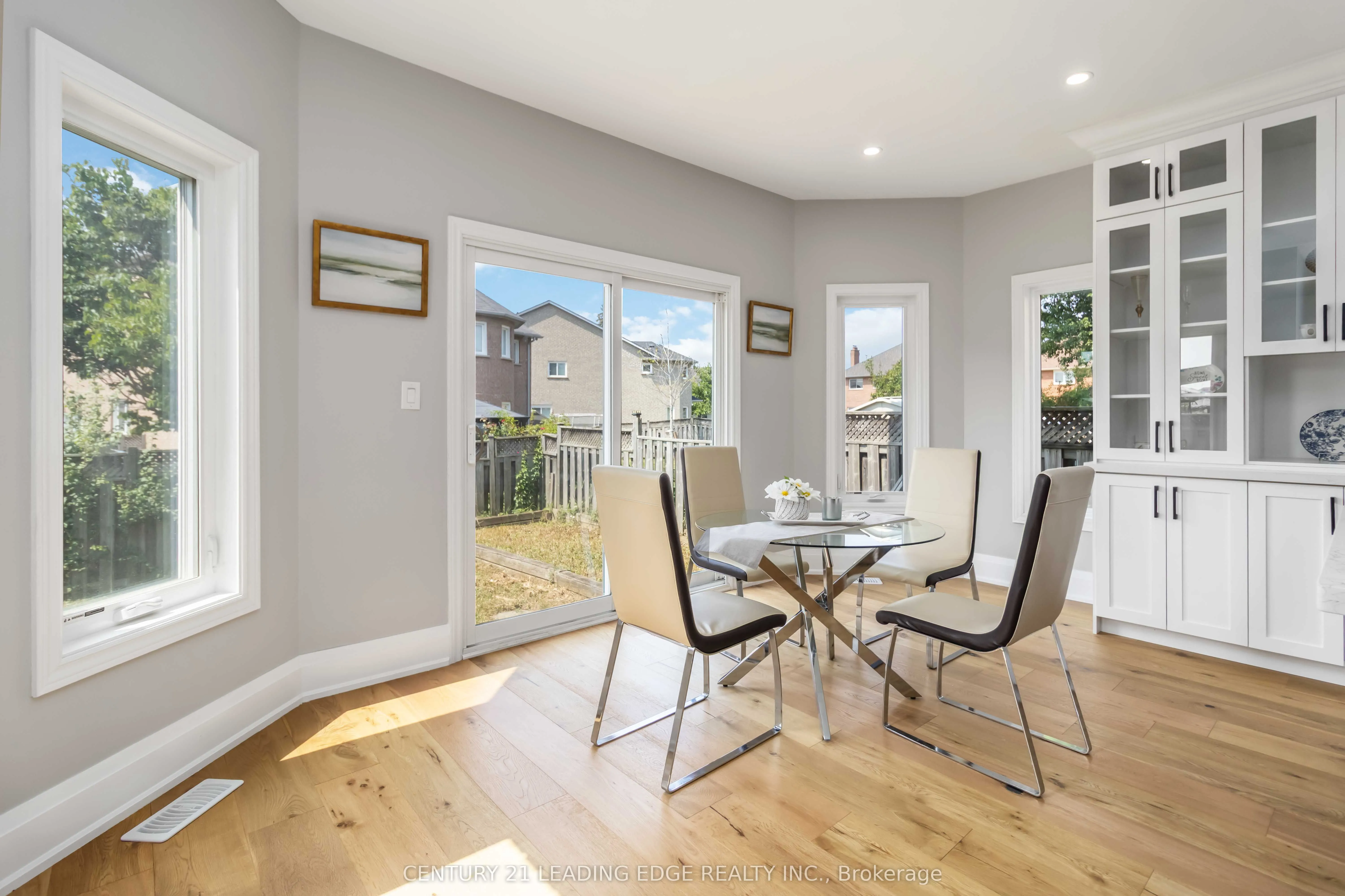 286 FERNFOREST Drive