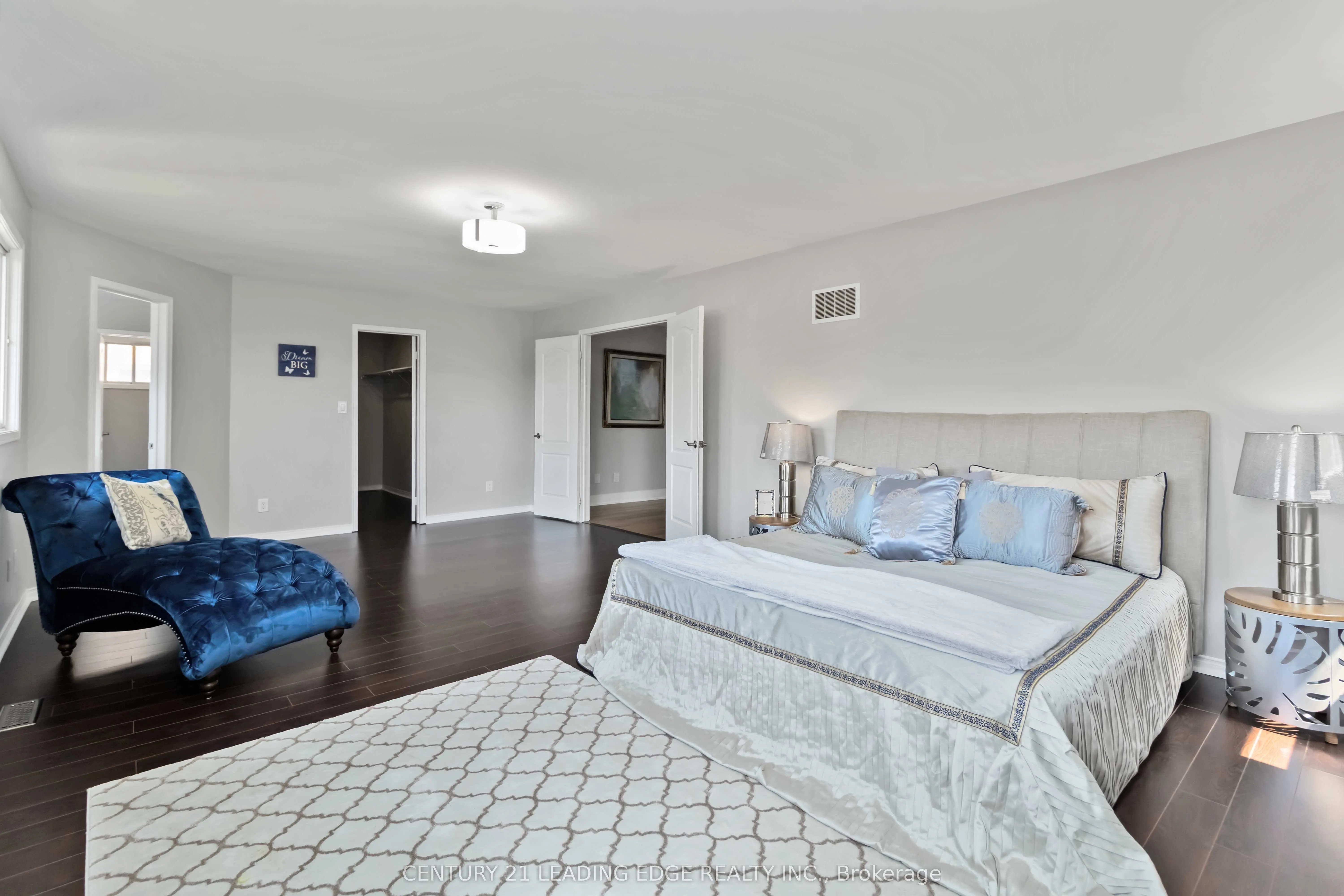 286 FERNFOREST Drive