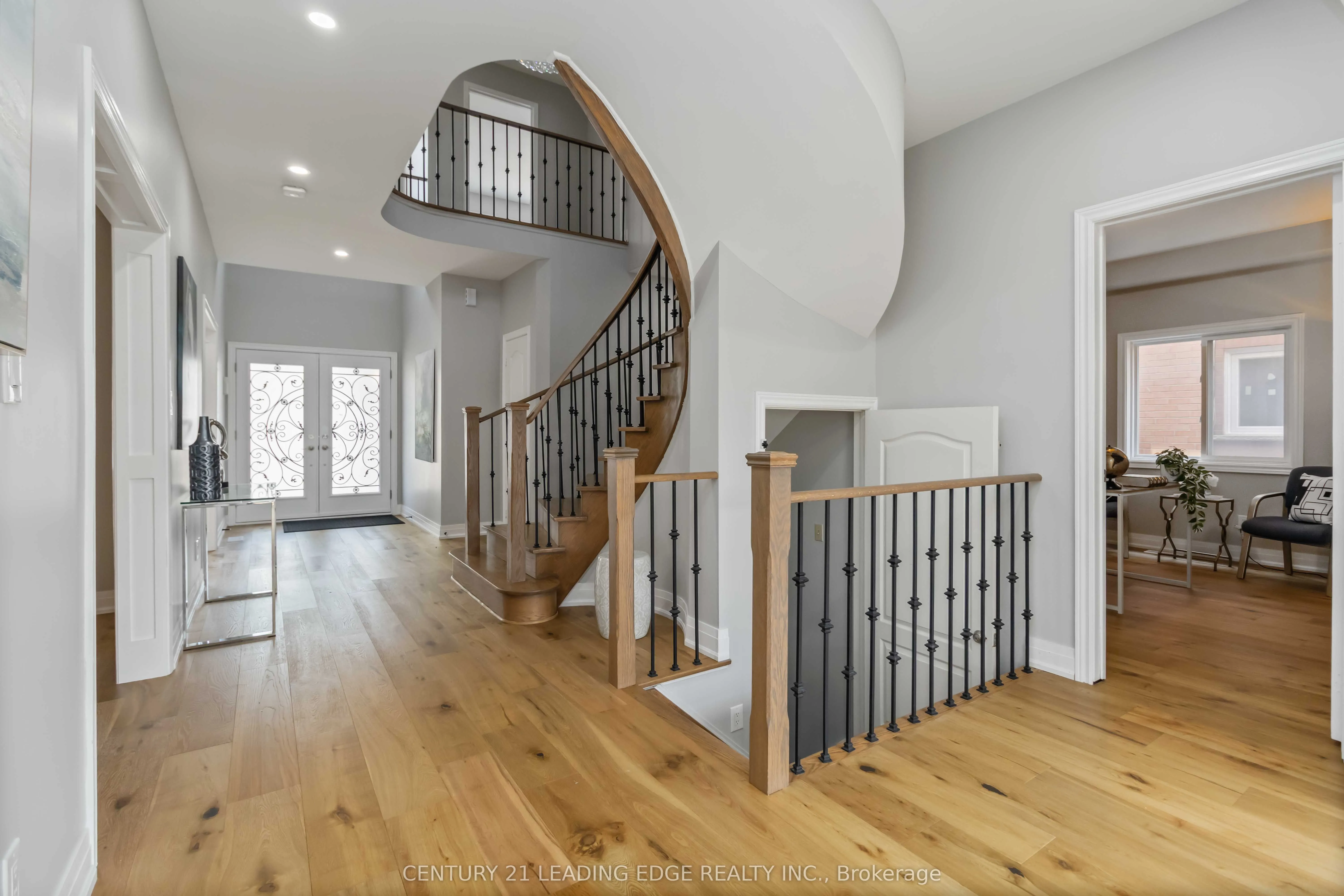 286 FERNFOREST Drive