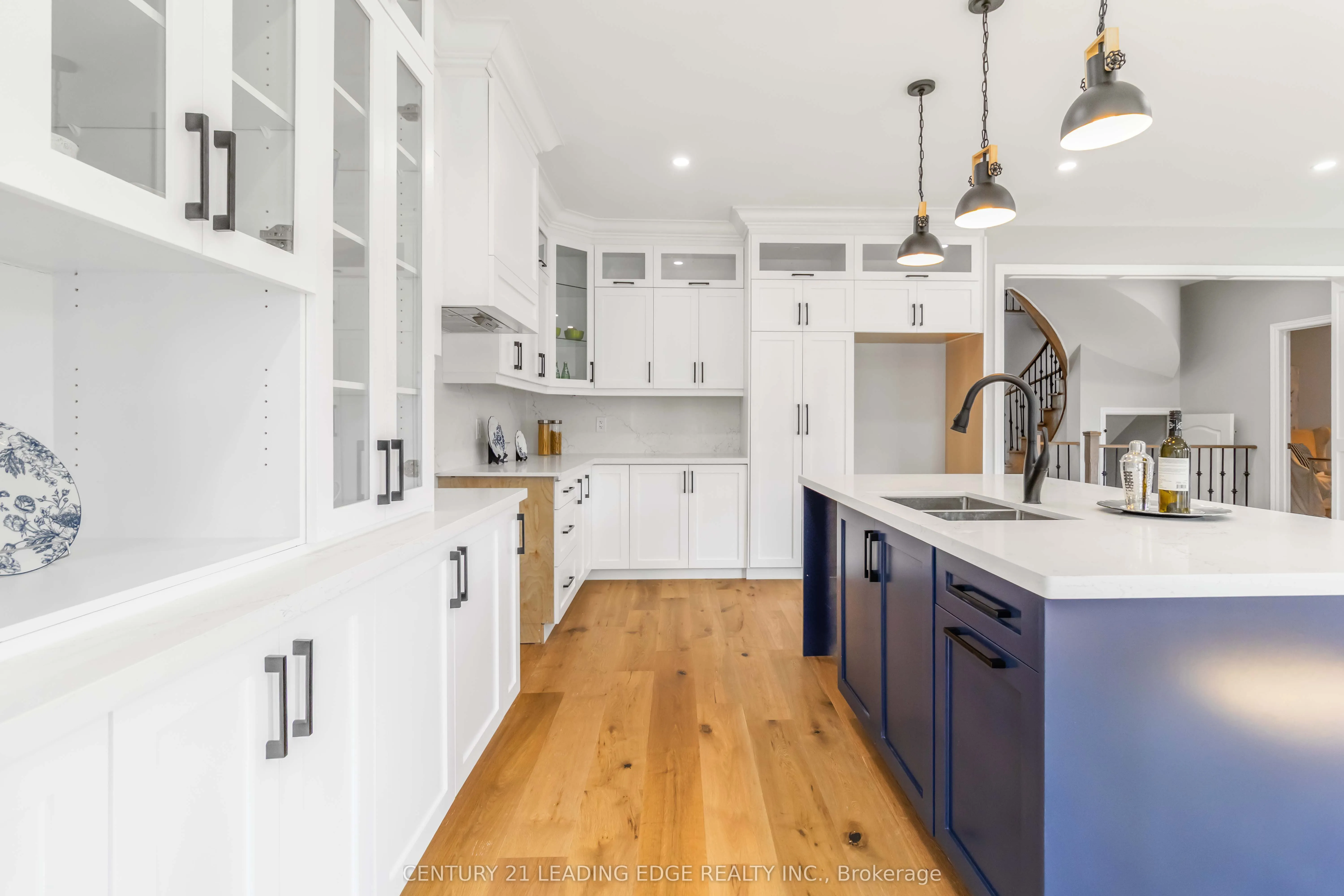 286 FERNFOREST Drive