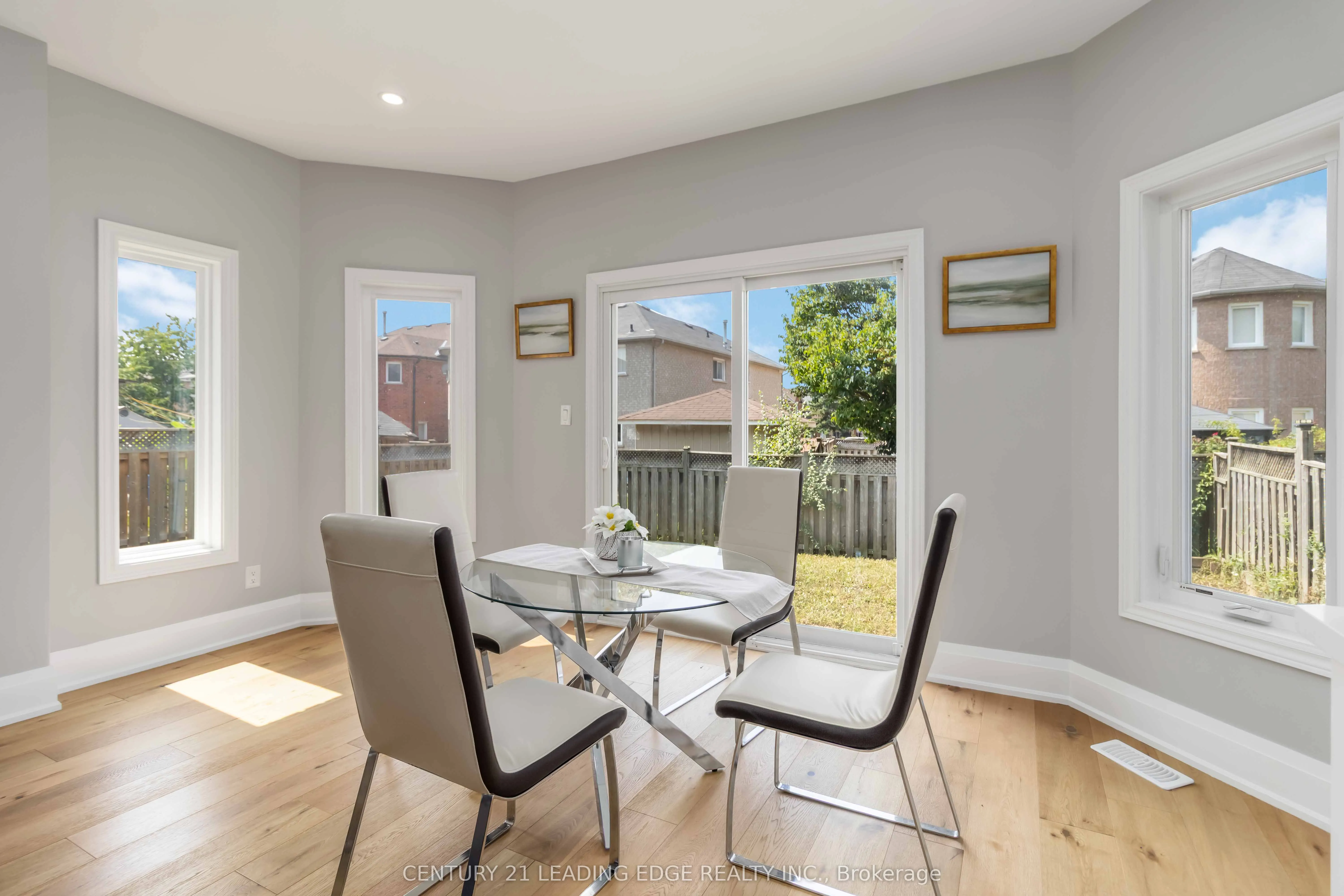 286 FERNFOREST Drive