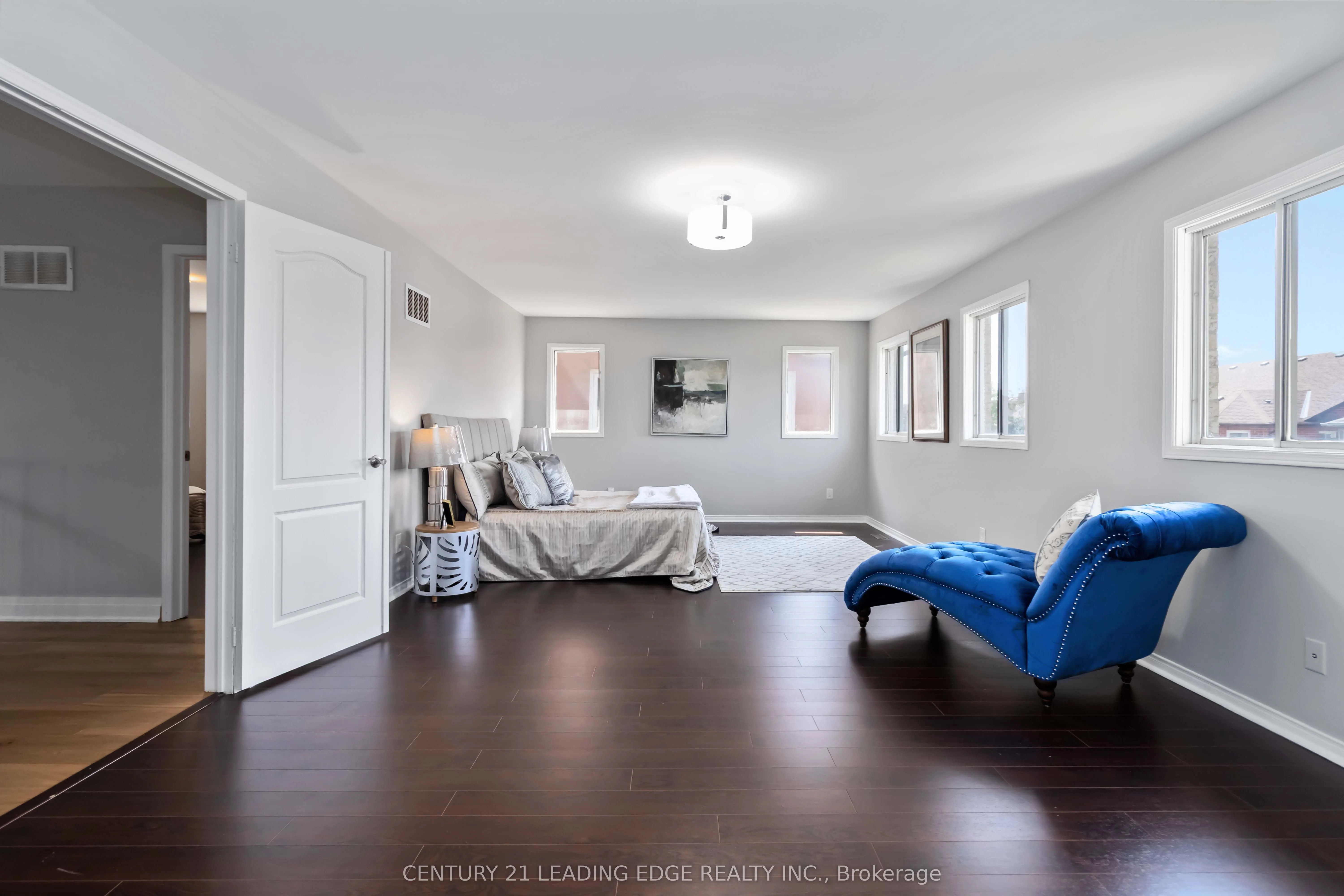286 FERNFOREST Drive