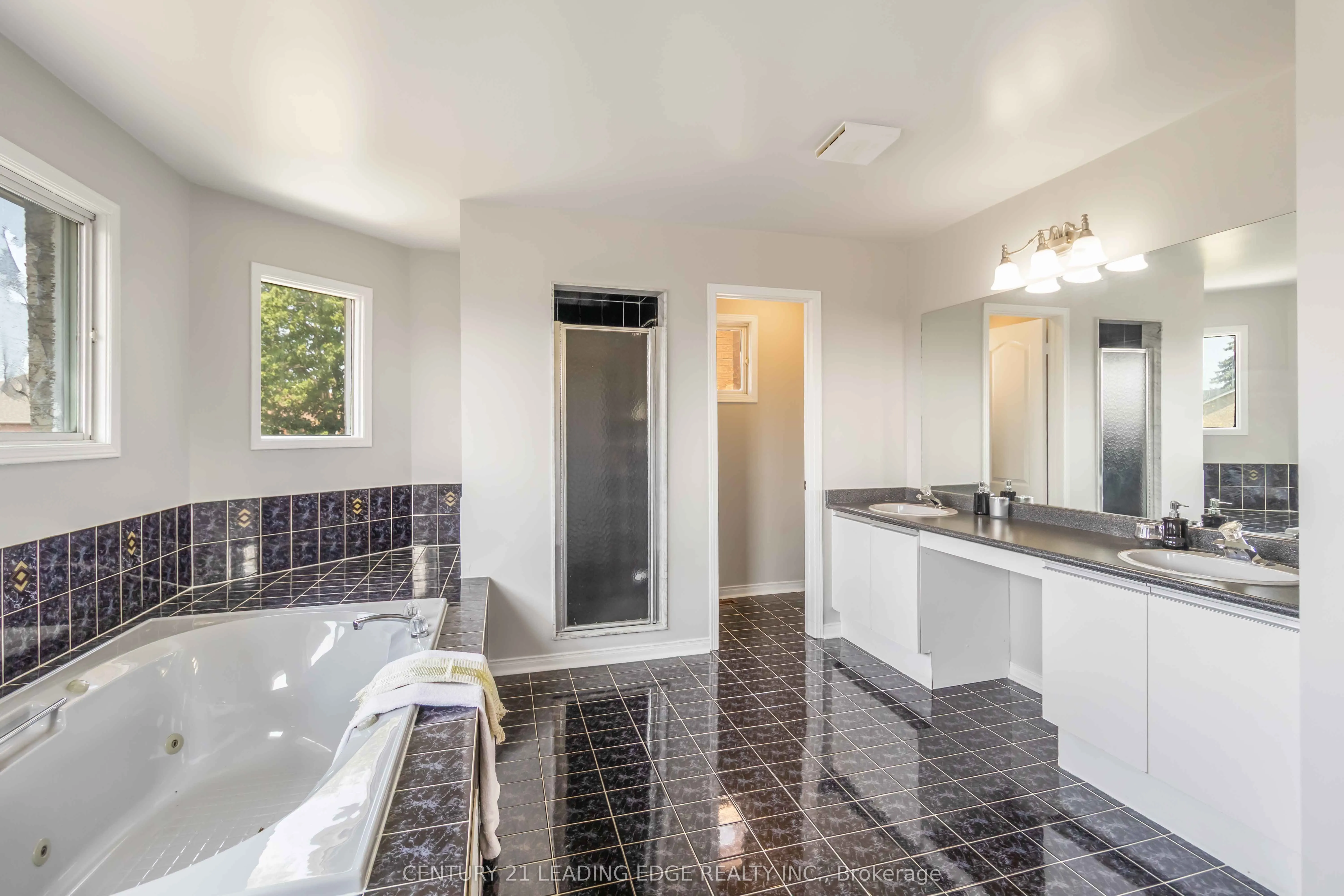 286 FERNFOREST Drive