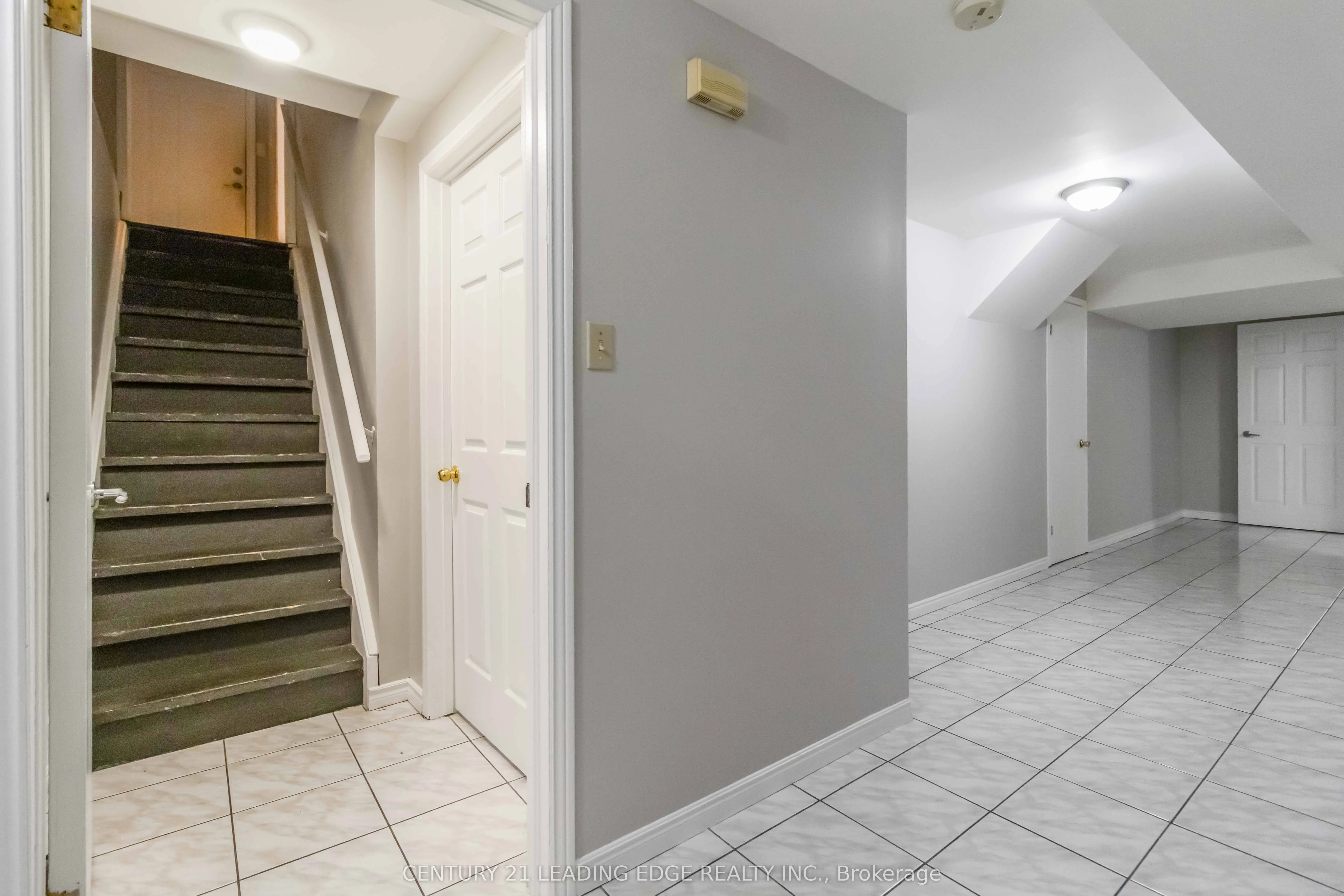 286 FERNFOREST Drive