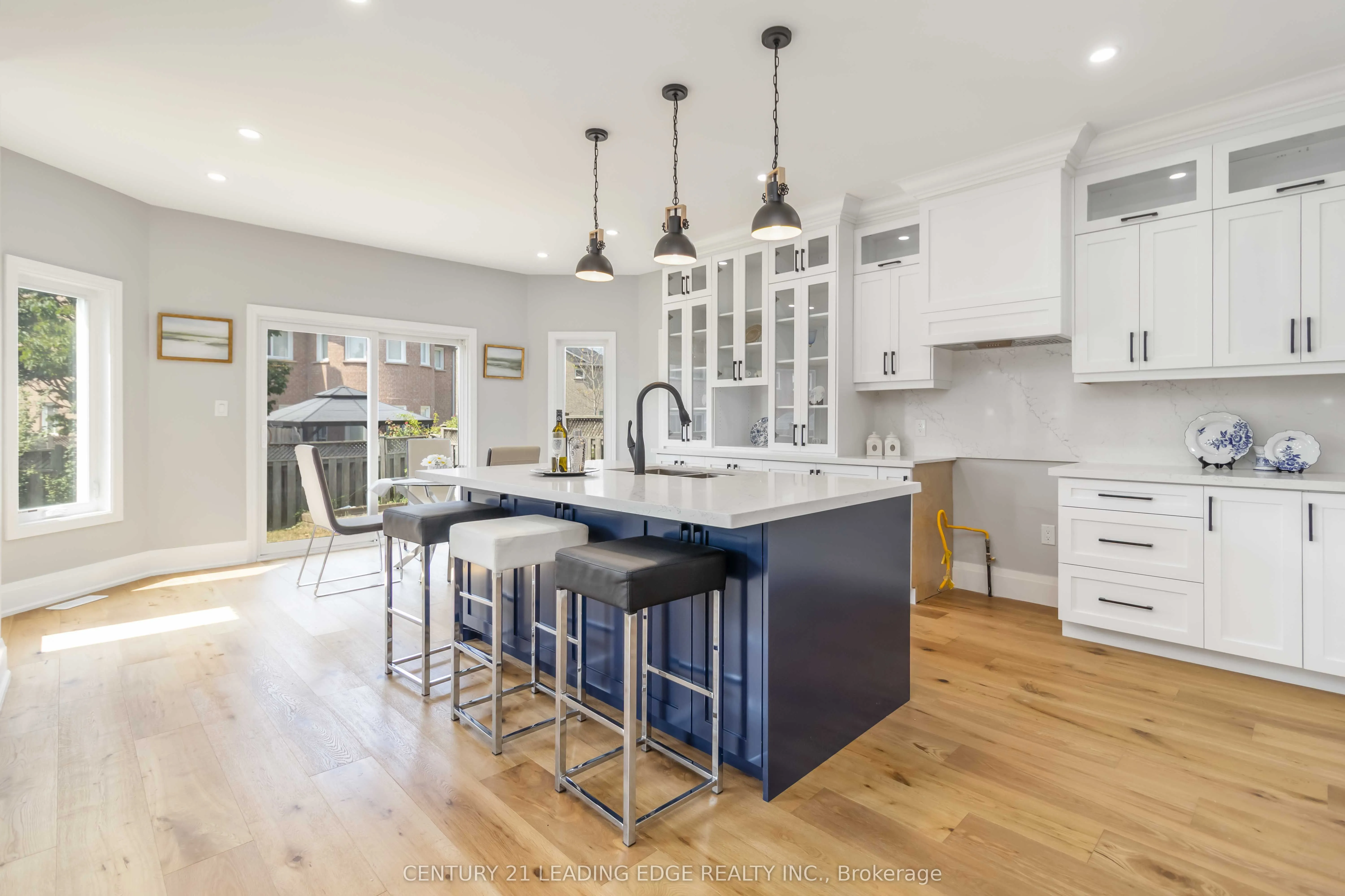 286 FERNFOREST Drive