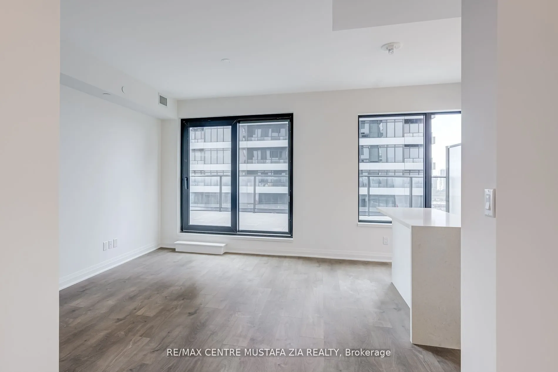 4015 The Exchange, #1908