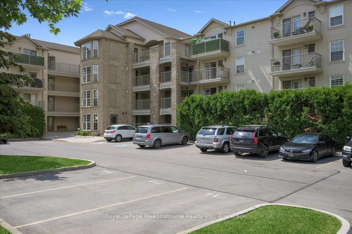 1450 Bishops Gate, #105