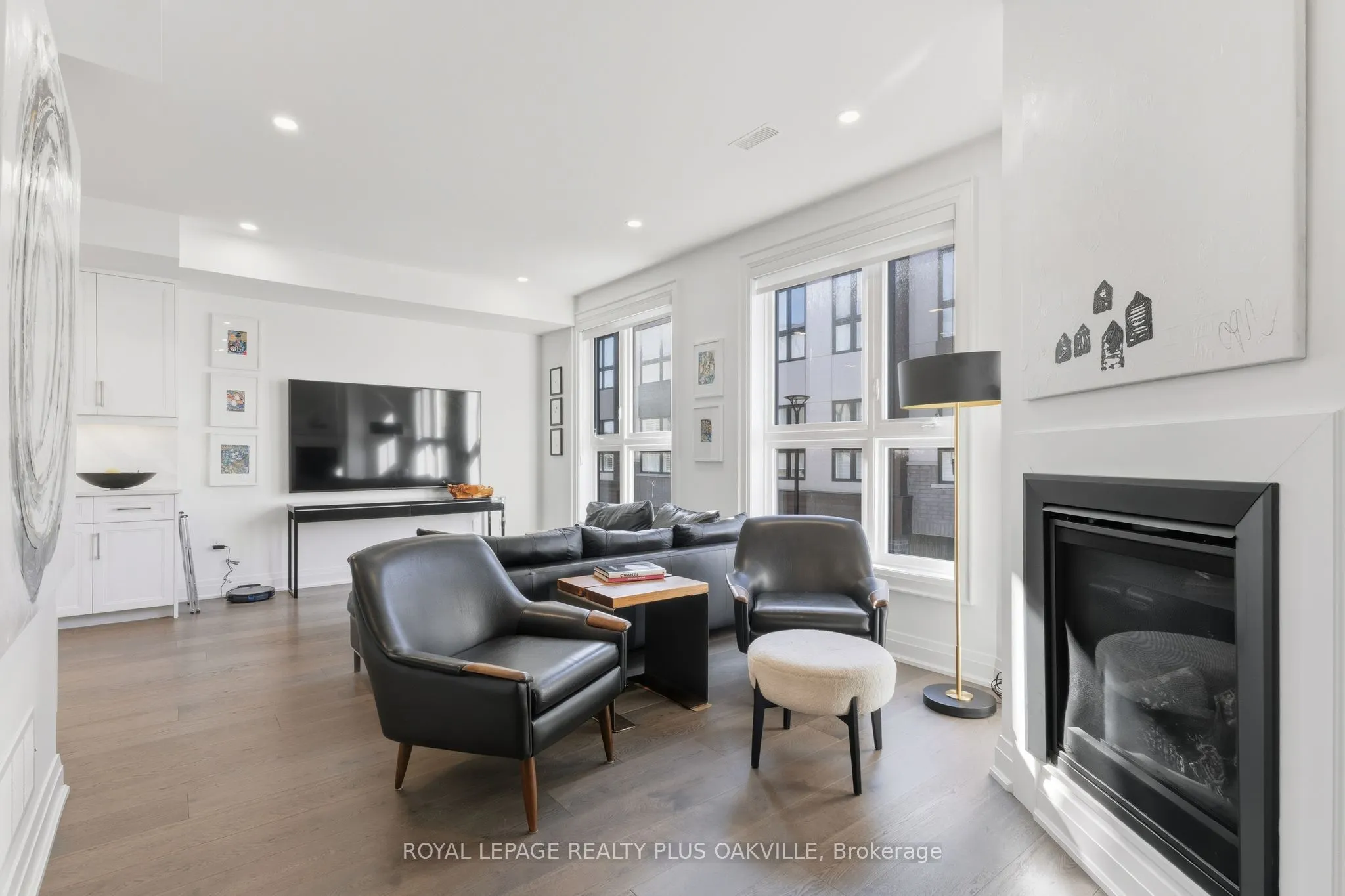 3228 Ellyn Common