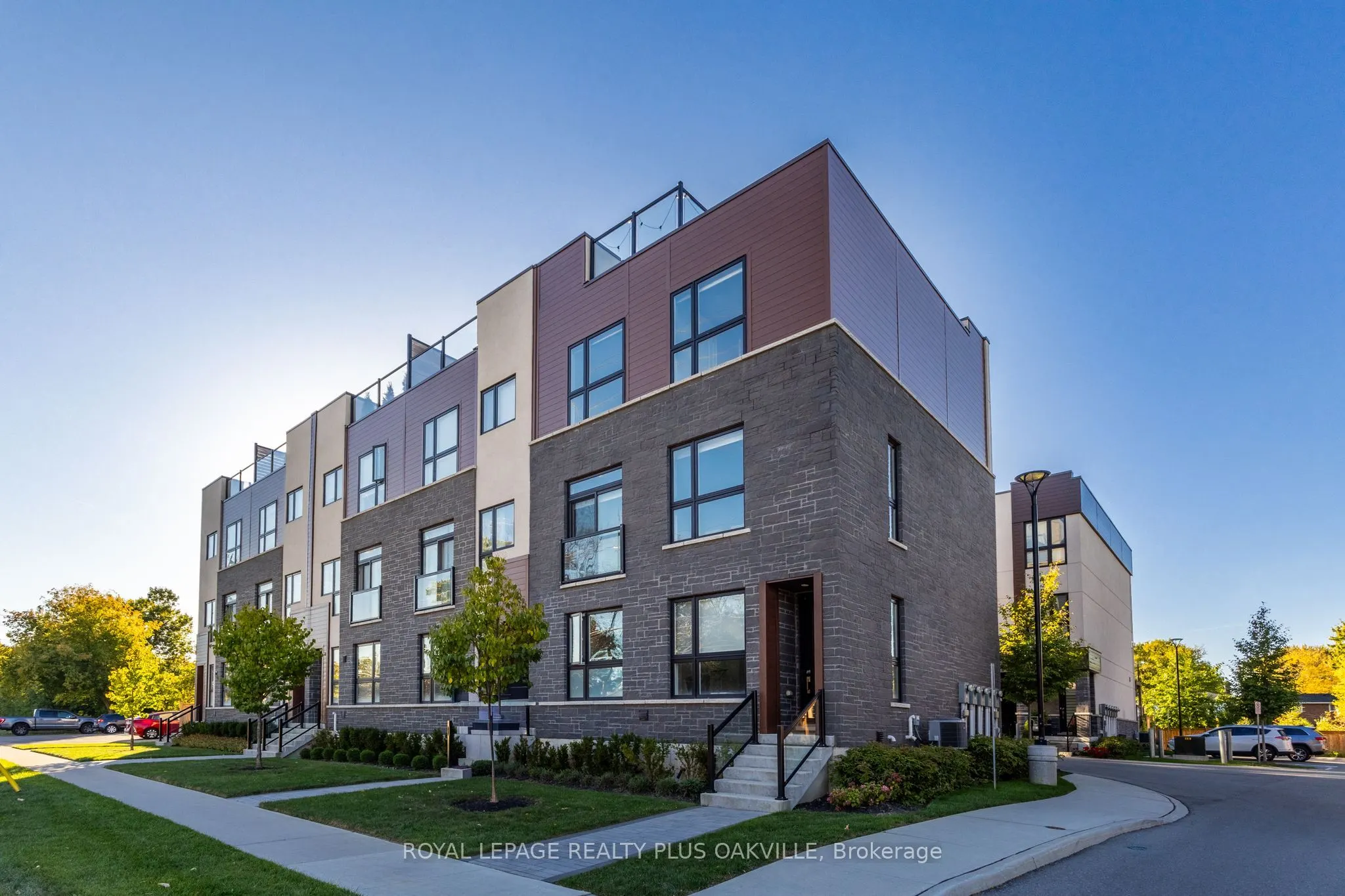 3228 Ellyn Common
