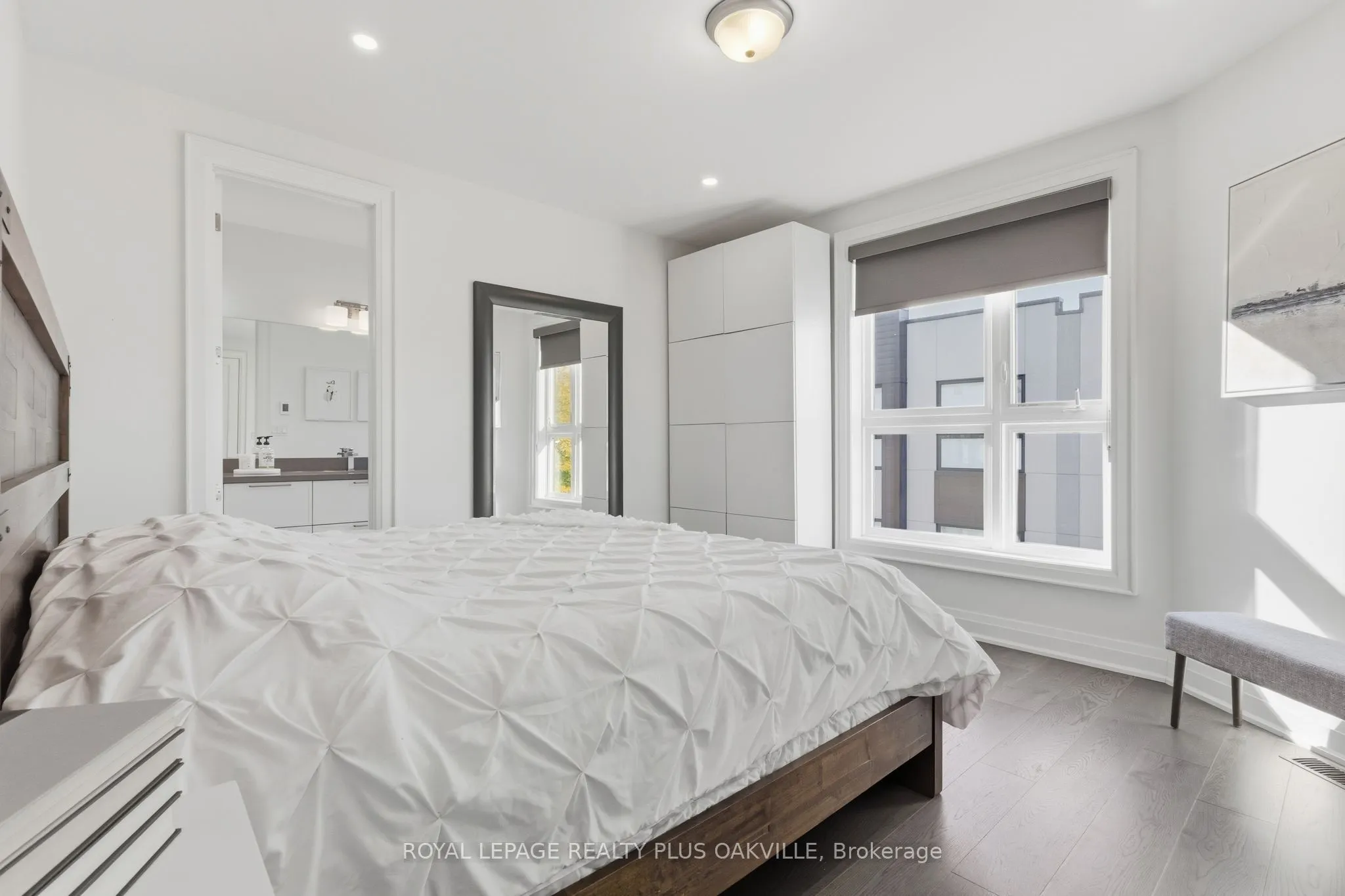 3228 Ellyn Common