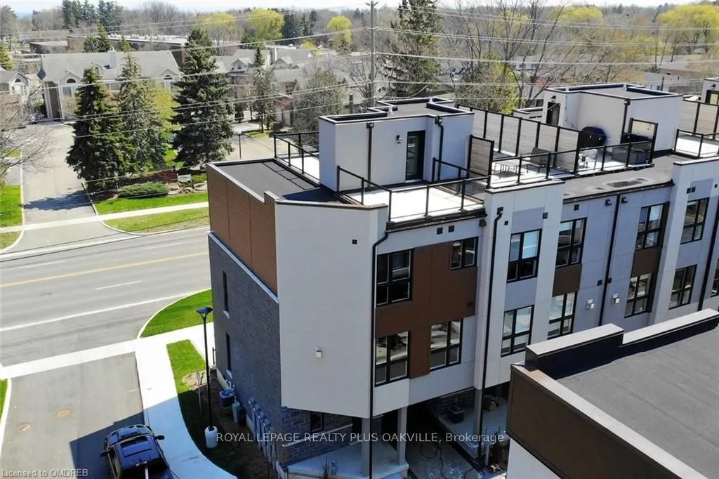 3228 Ellyn Common