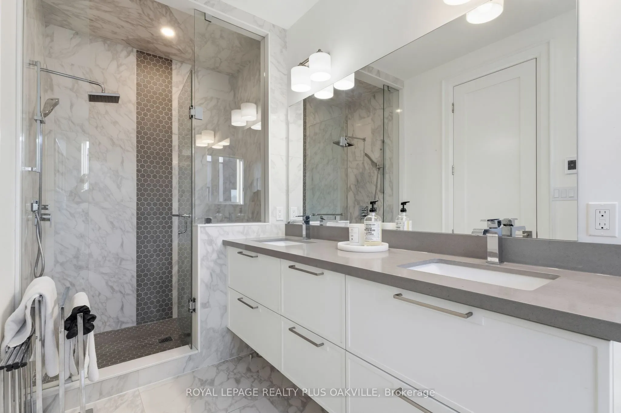 3228 Ellyn Common