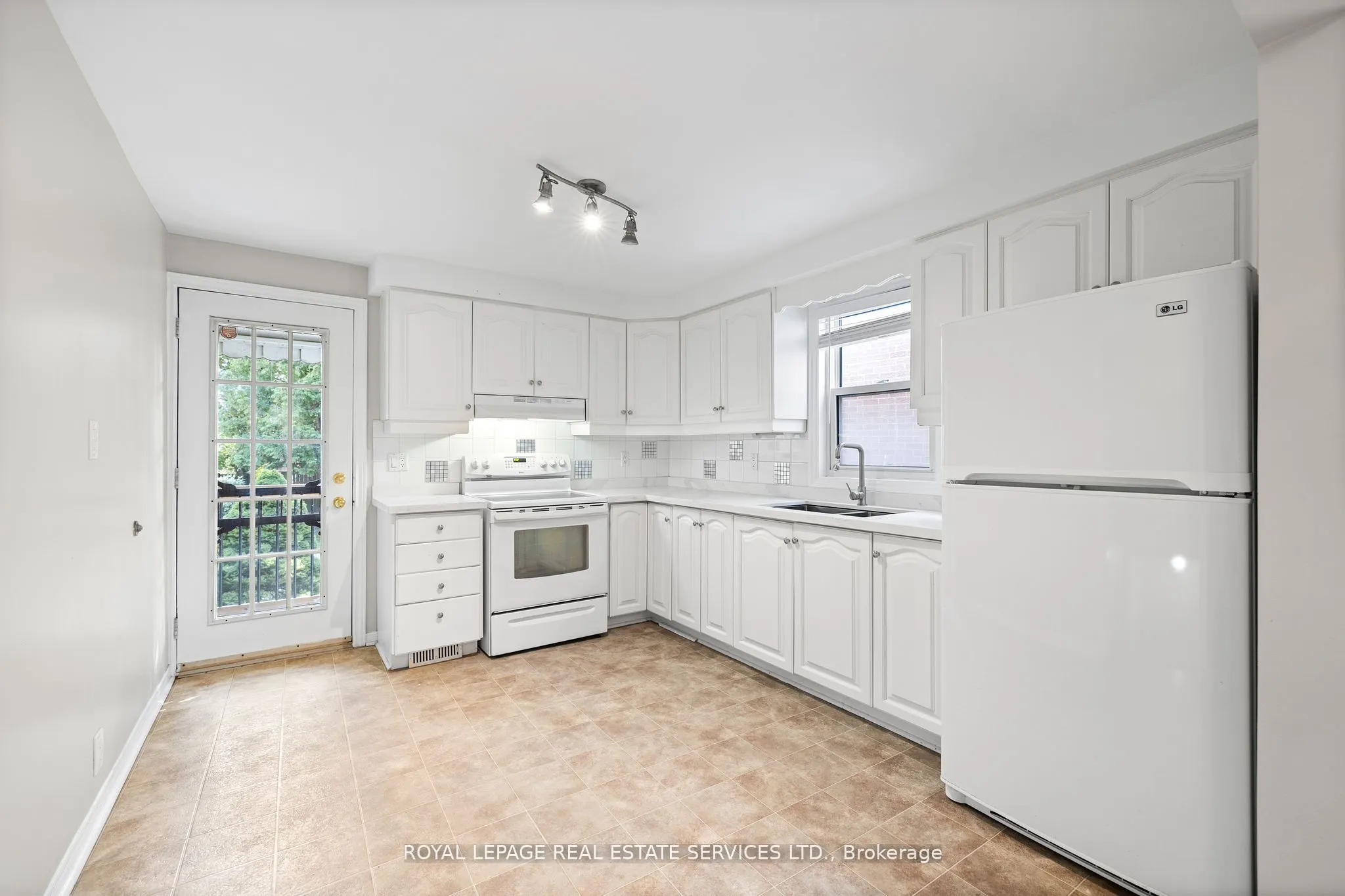 37 Simpson Avenue