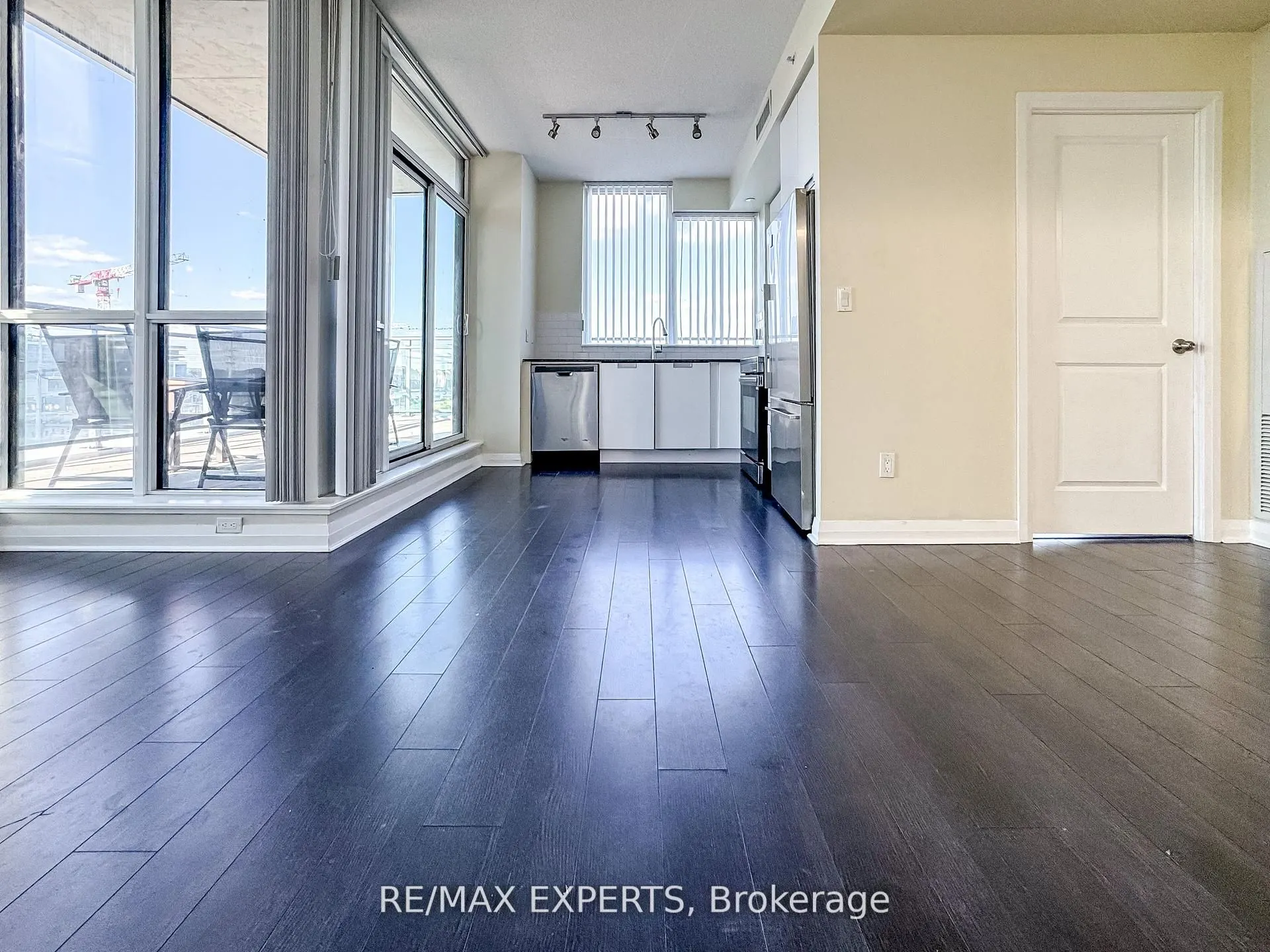 55 Eglinton Avenue W, #504