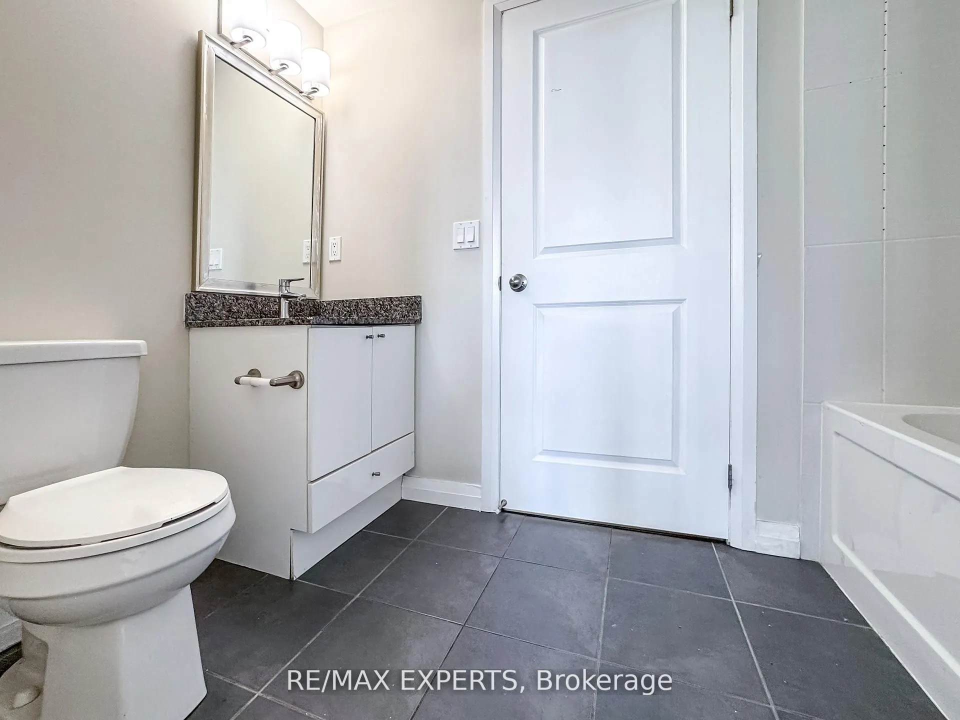 55 Eglinton Avenue W, #504