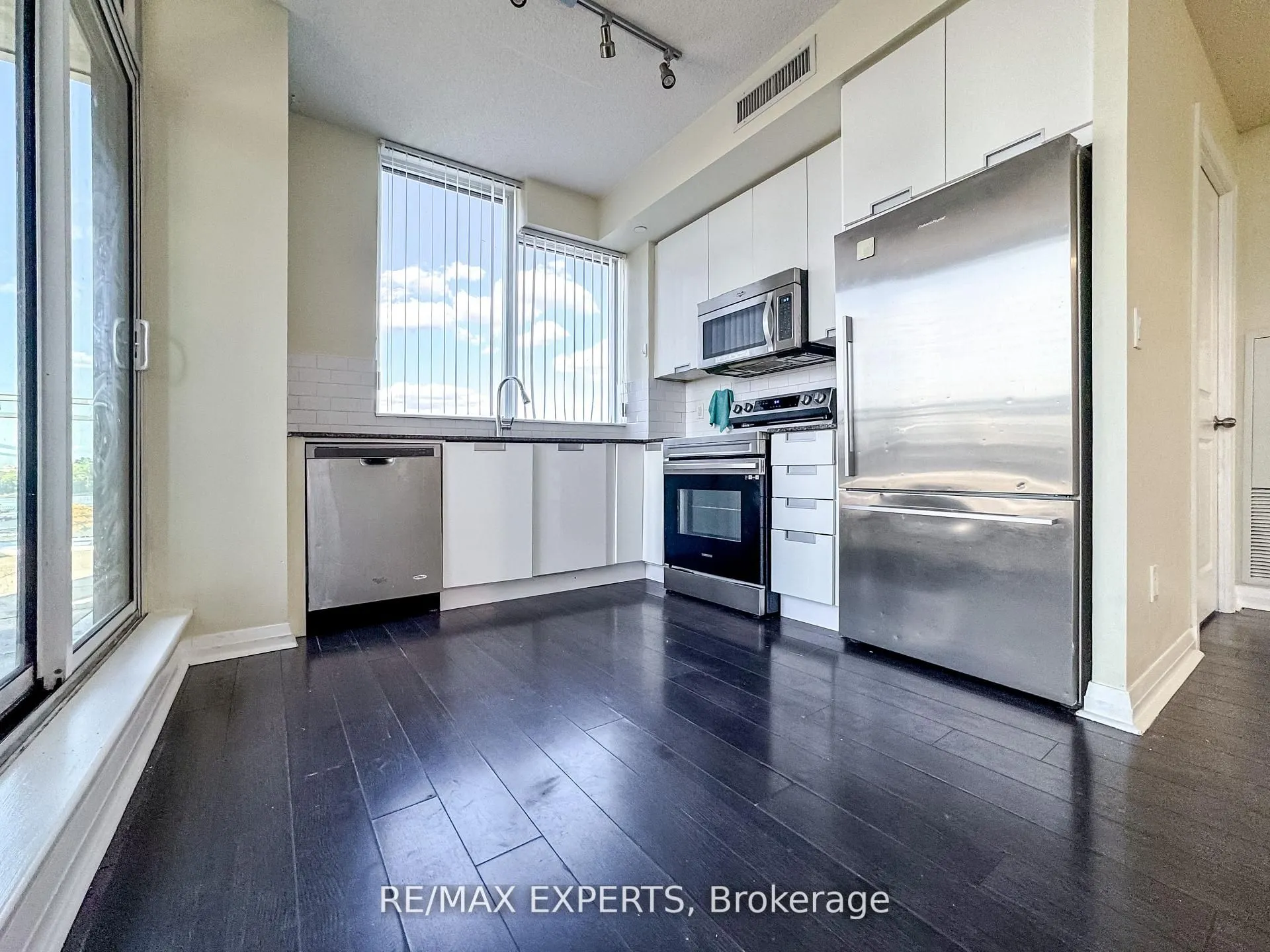 55 Eglinton Avenue W, #504