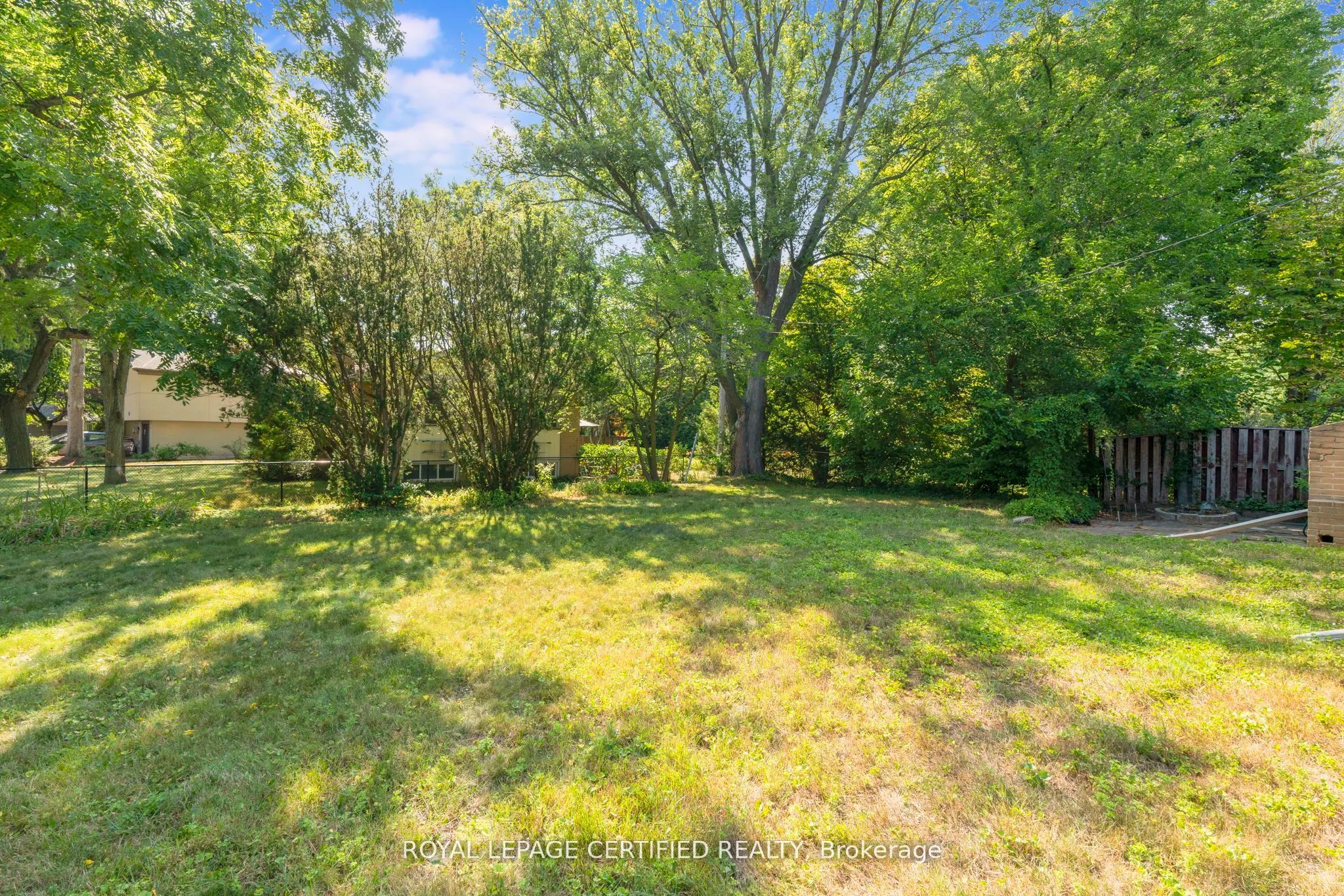 122 Selgrove Crescent