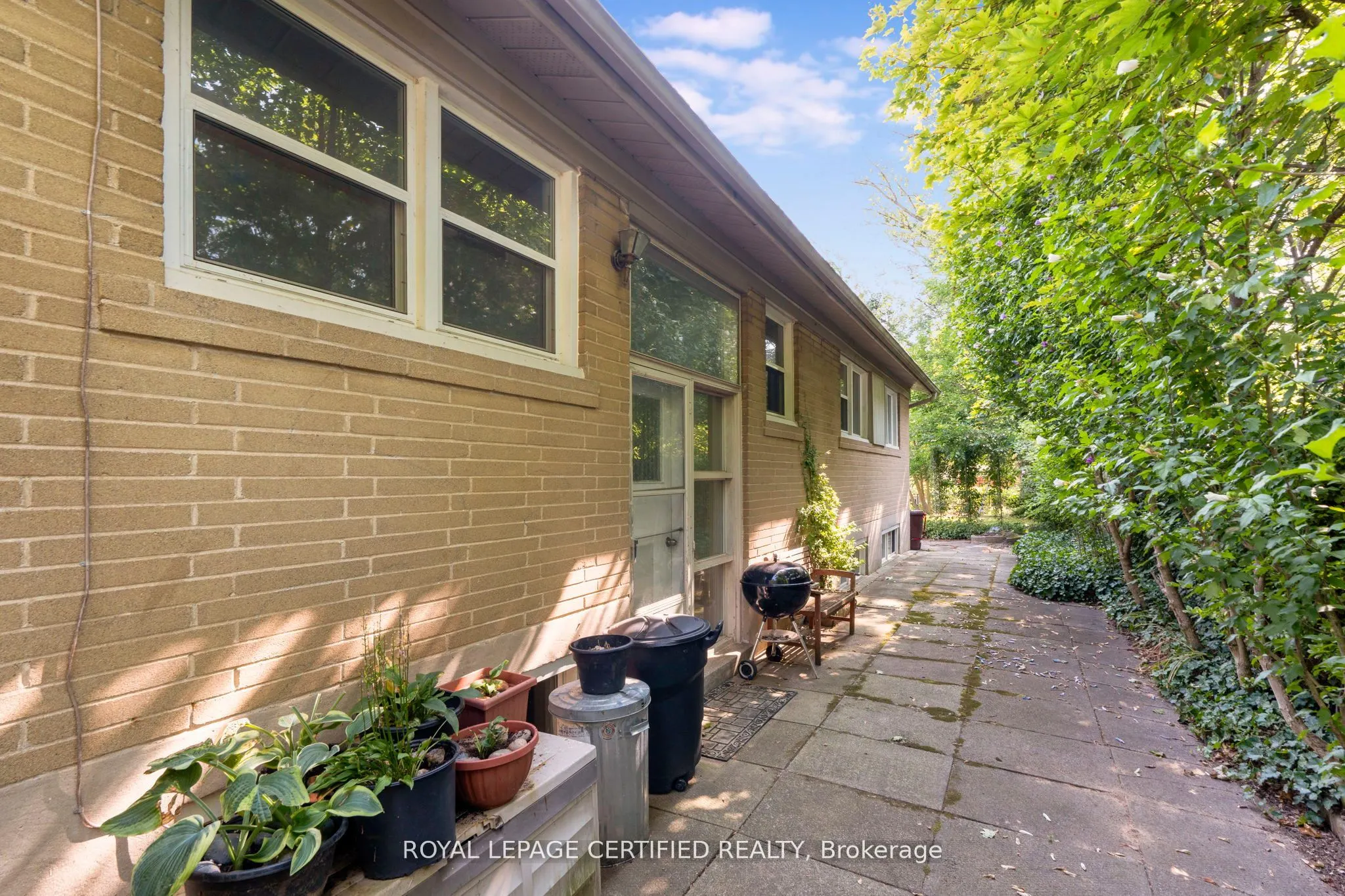 122 Selgrove Crescent