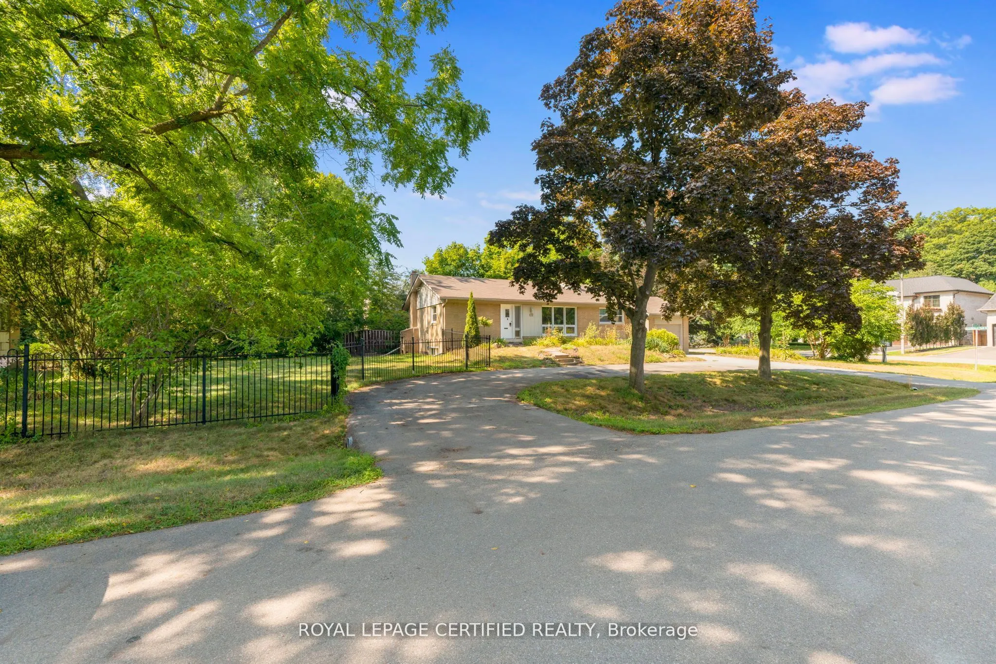122 Selgrove Crescent