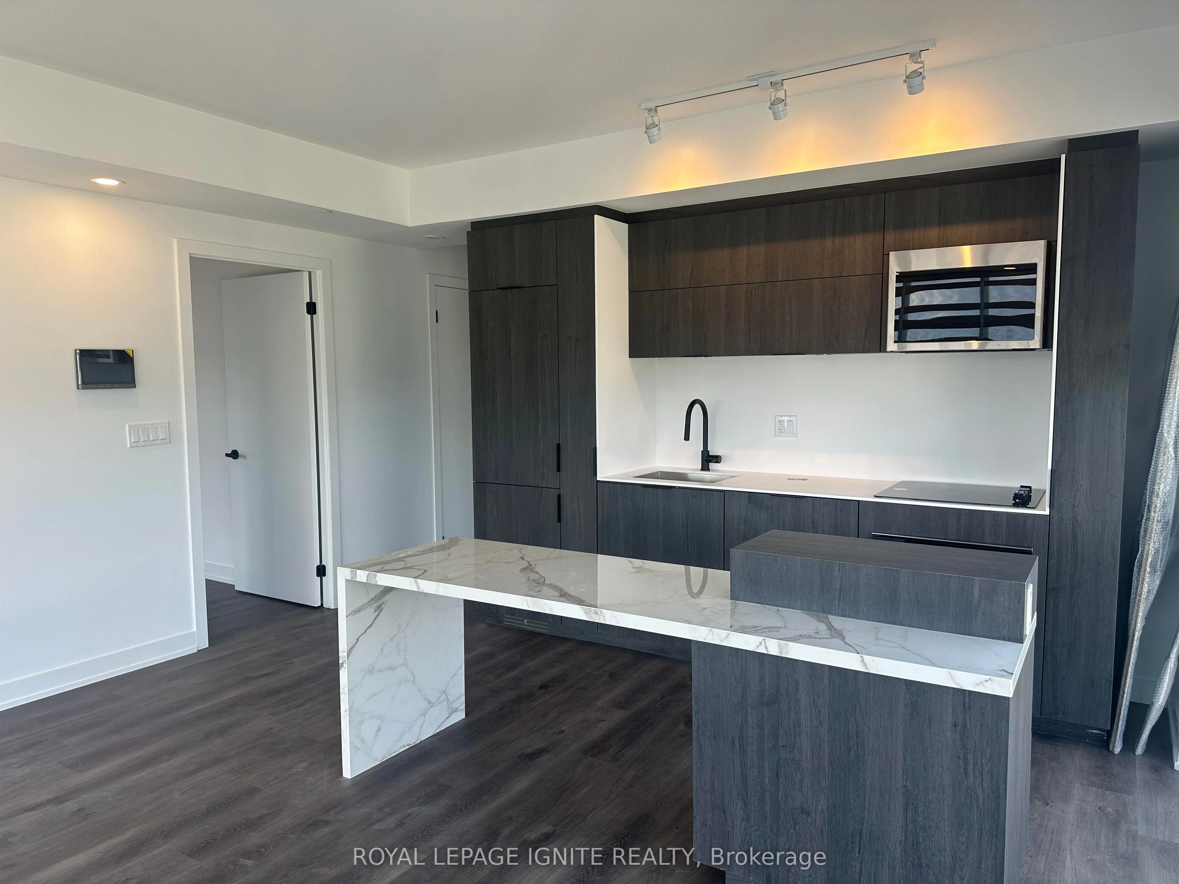 370 Martha Street, #1702
