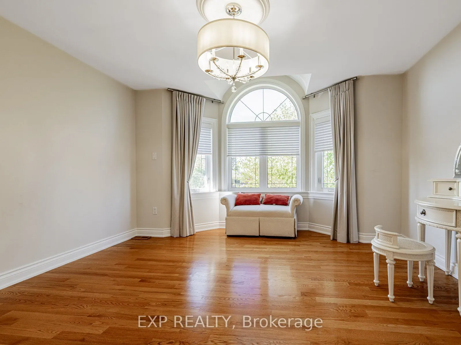 13 Bourdon Avenue