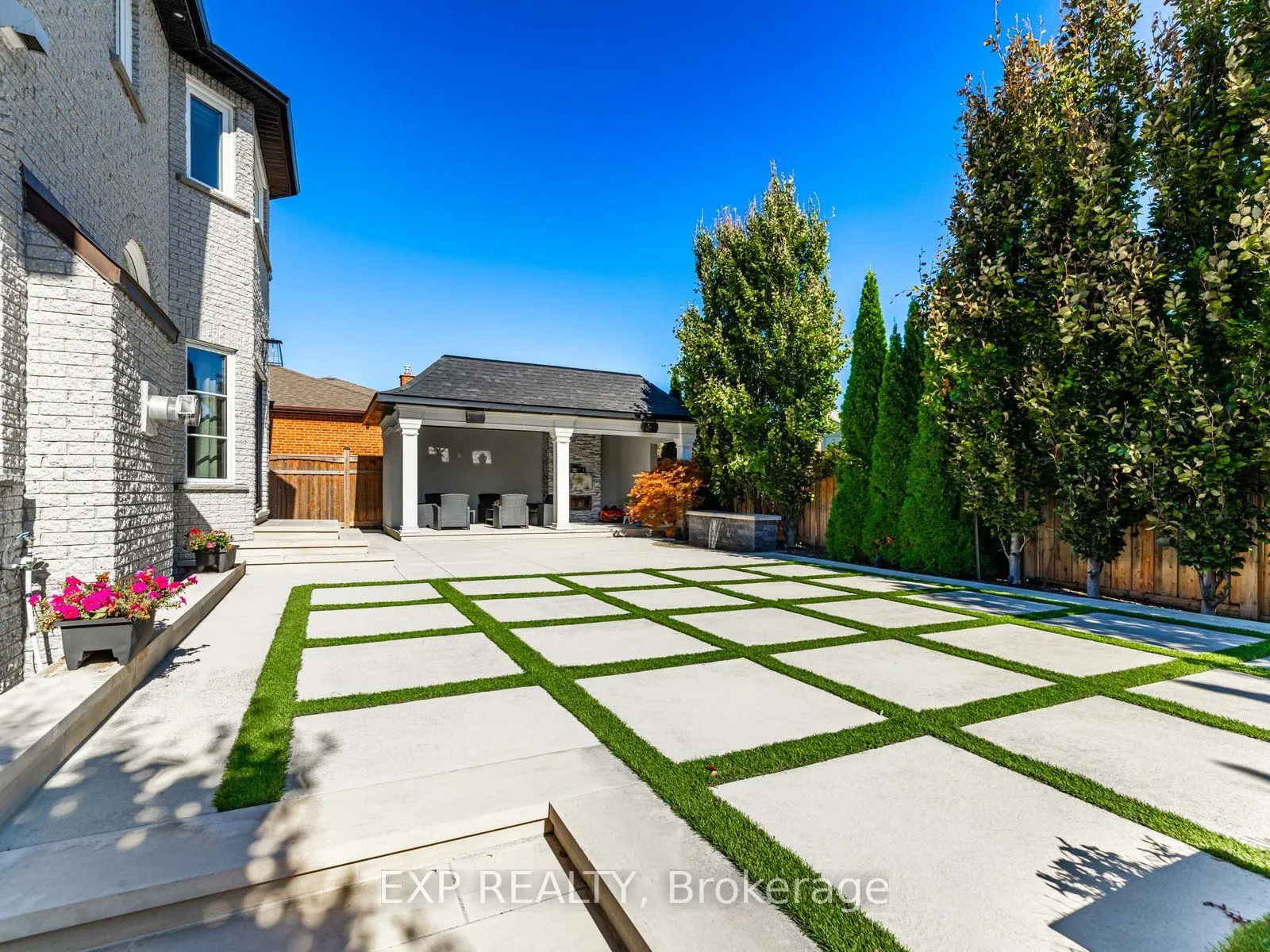 13 Bourdon Avenue