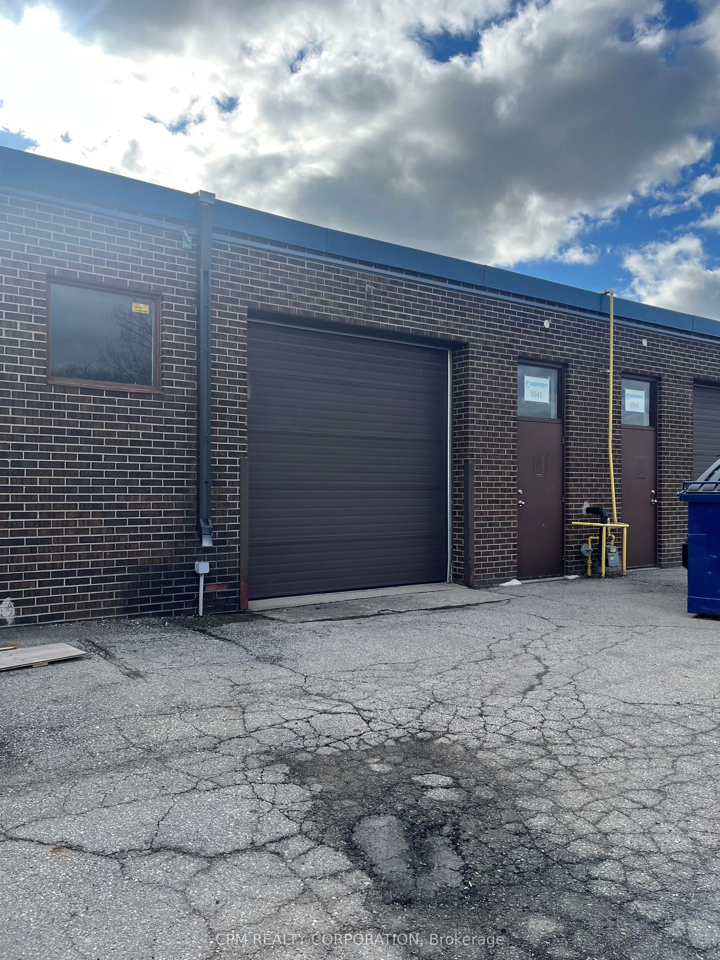 1055 North Service Road E